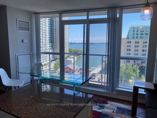 8 York St, #908