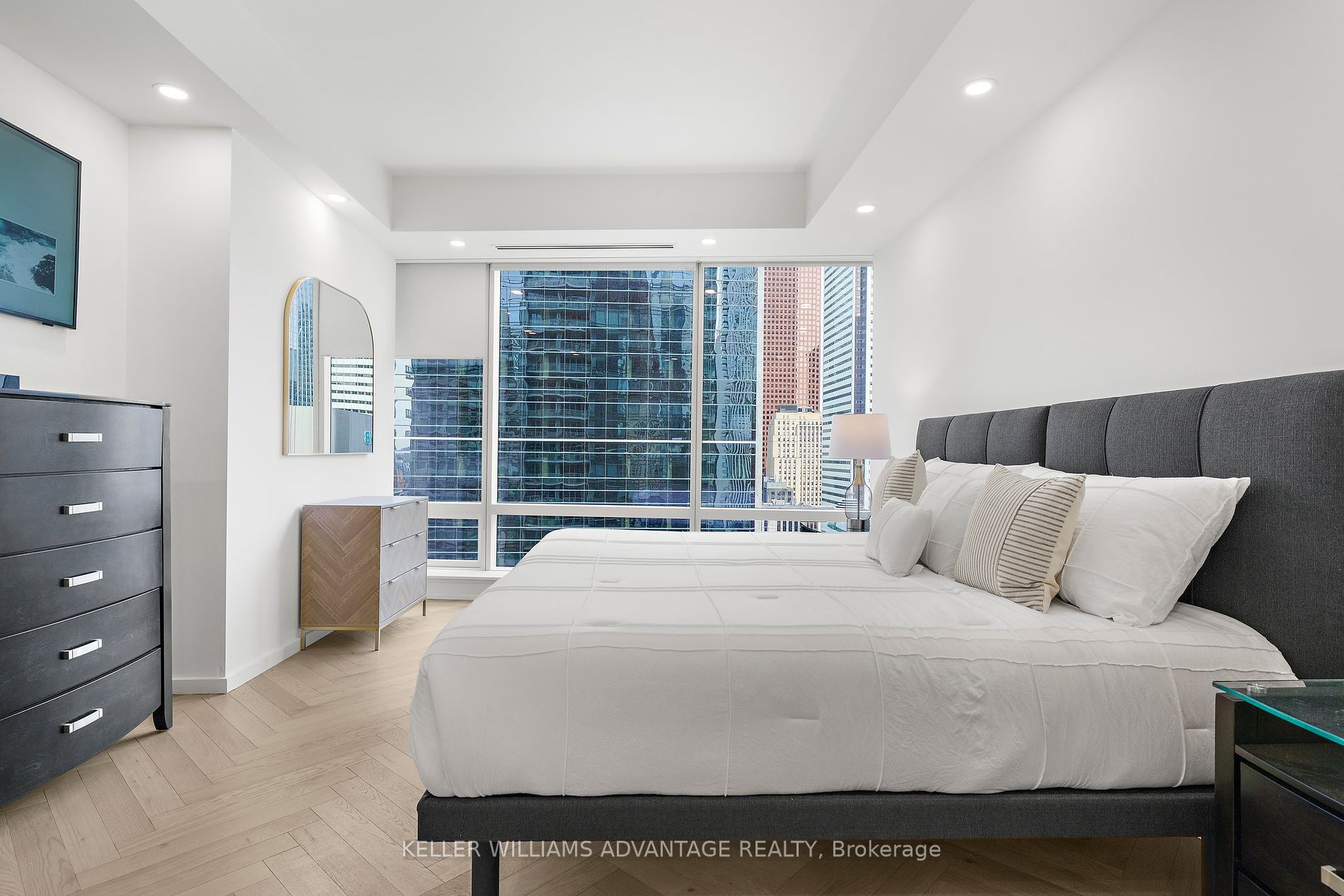 180 University Ave, #2308