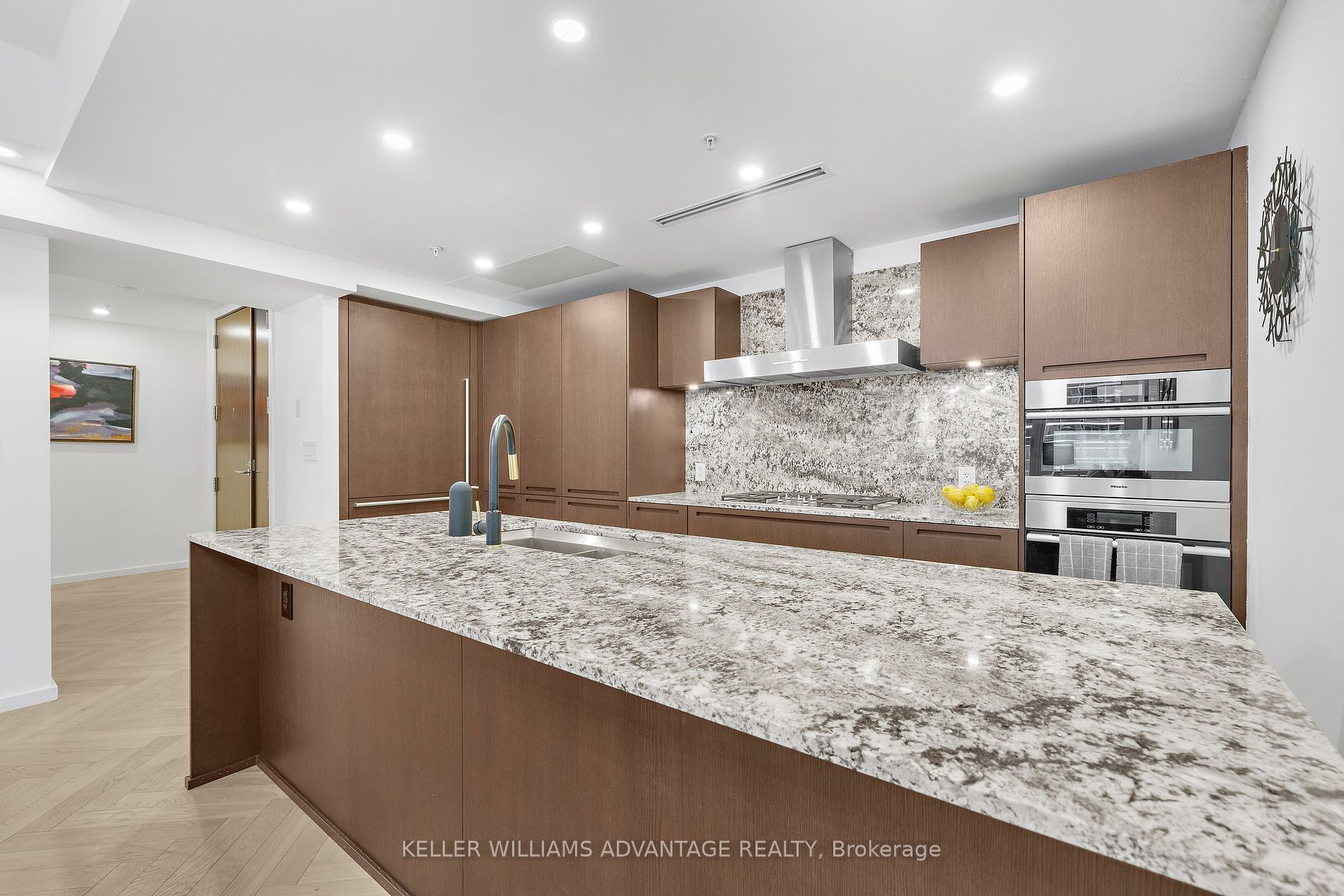 180 University Ave, #2308