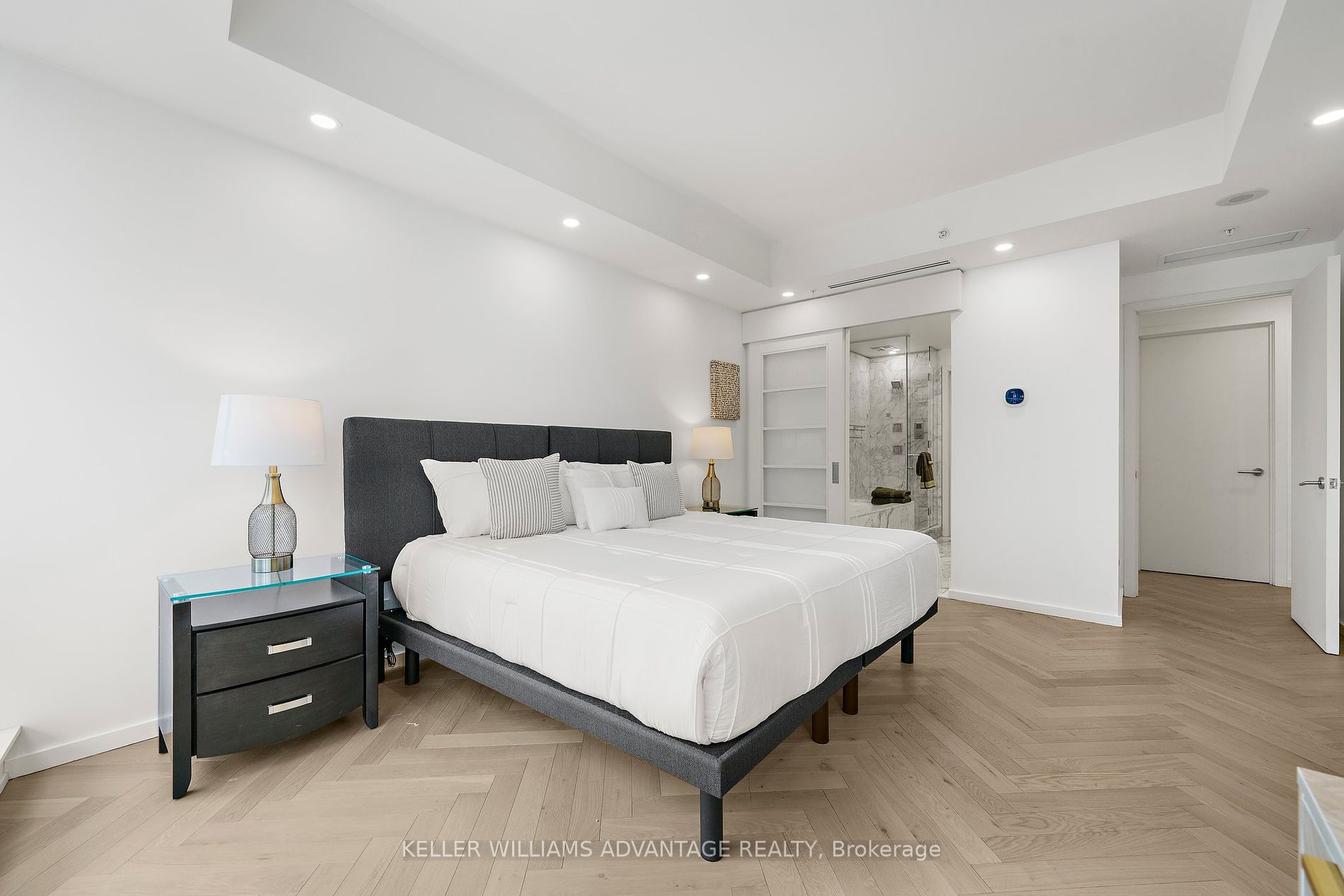180 University Ave, #2308