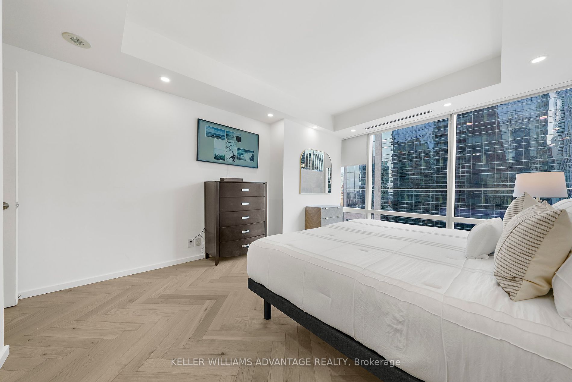 180 University Ave, #2308