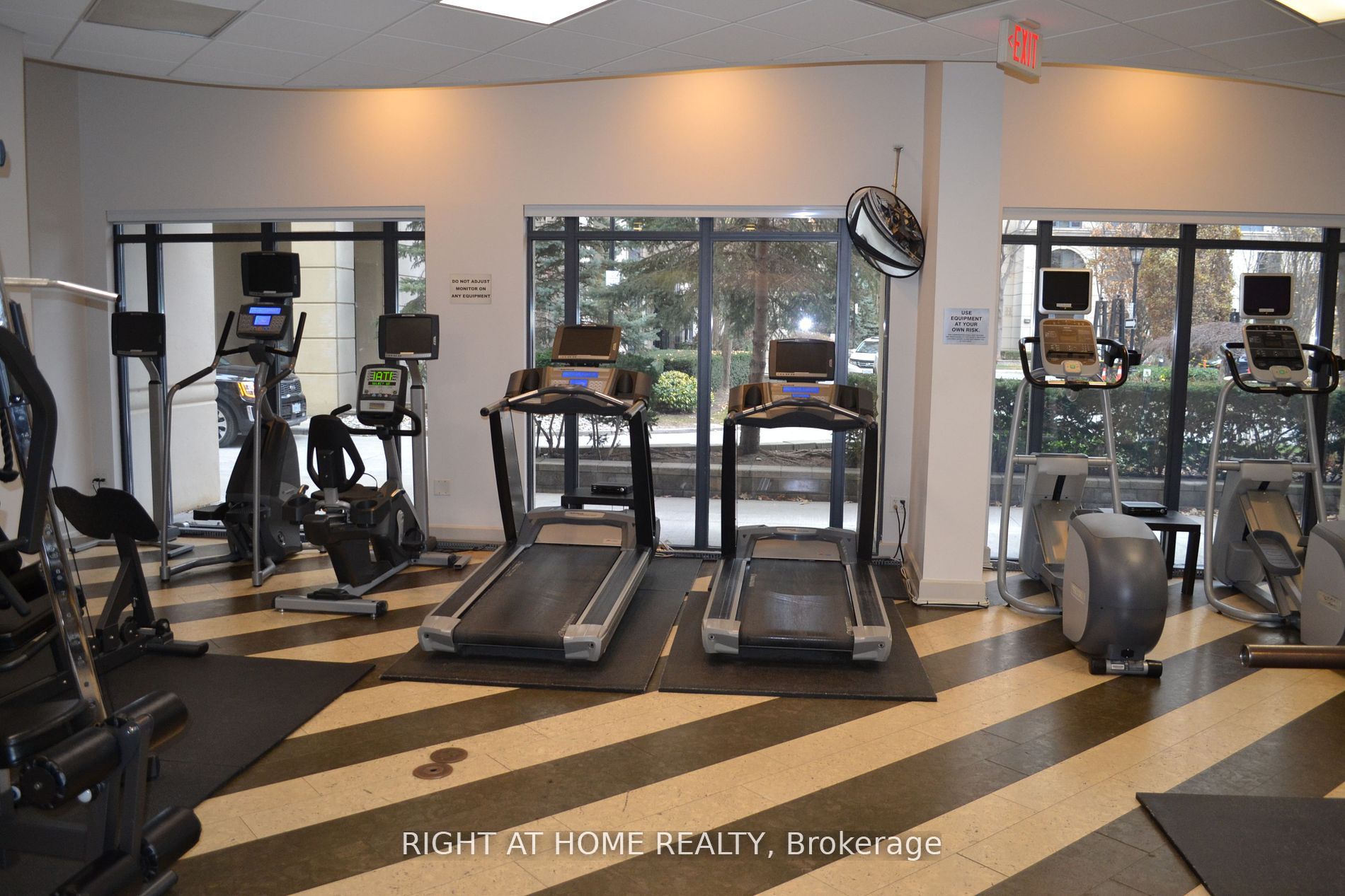 650 Sheppard Avenue E, #221