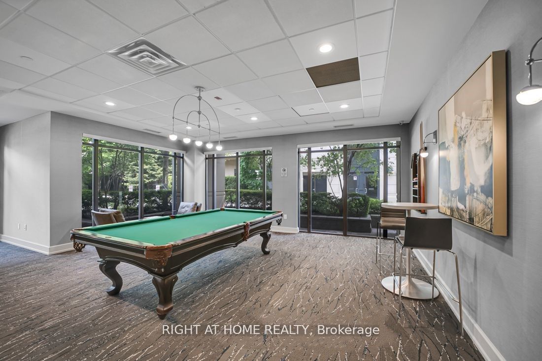 650 Sheppard Avenue E, #221