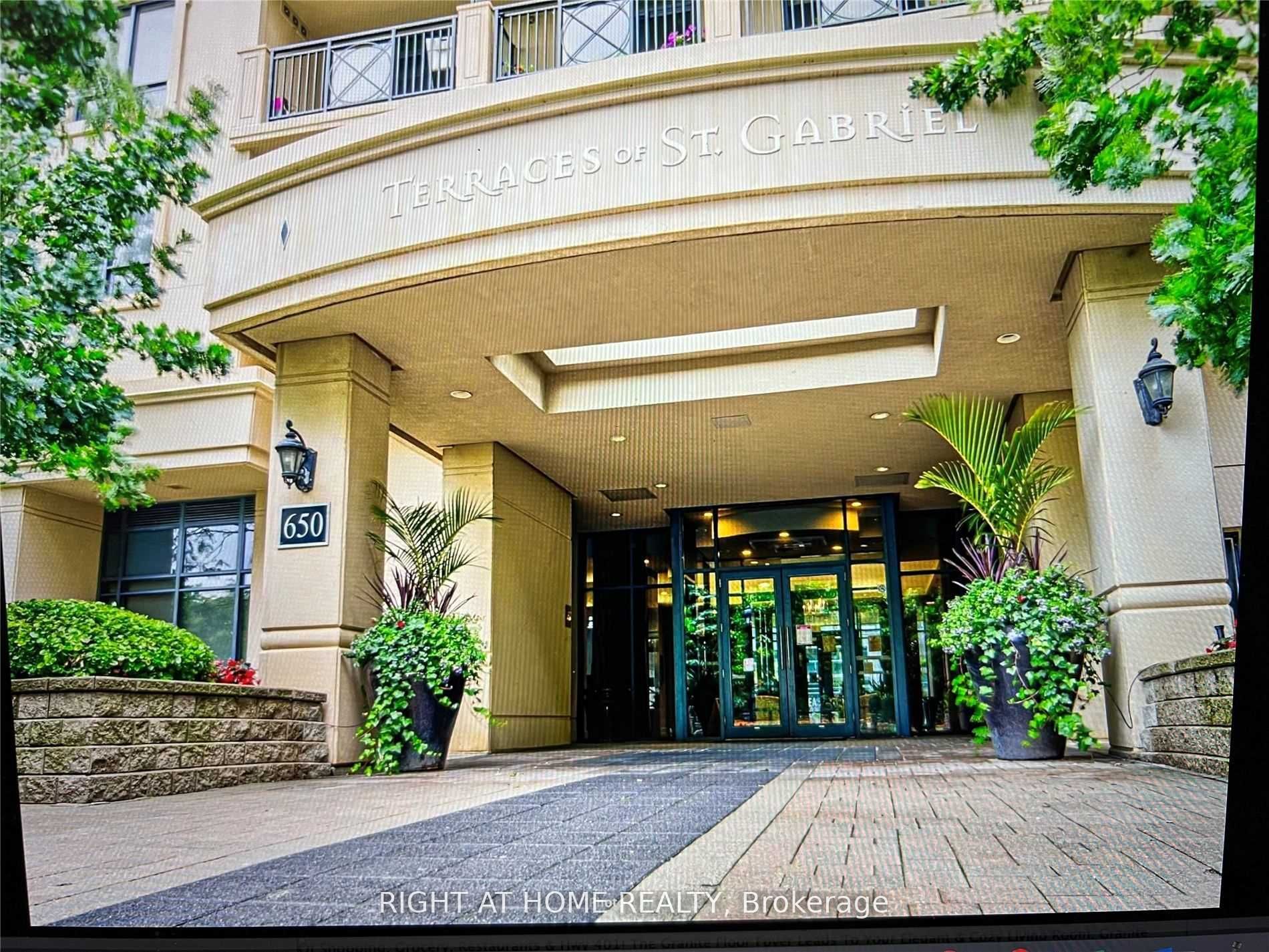650 Sheppard Avenue E, #221