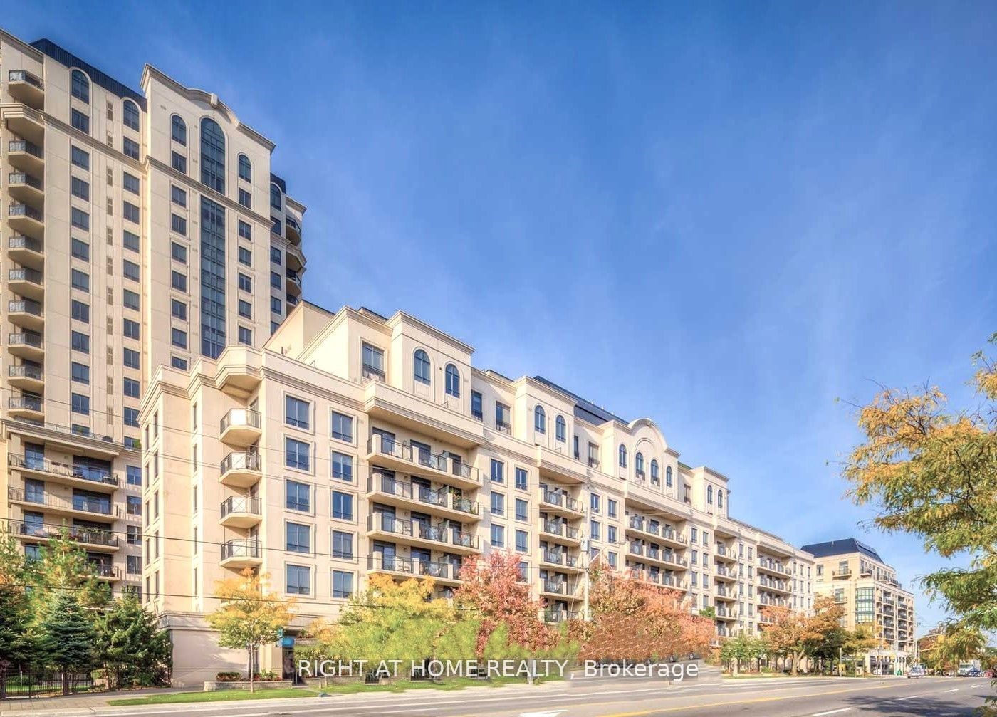 650 Sheppard Avenue E, #221