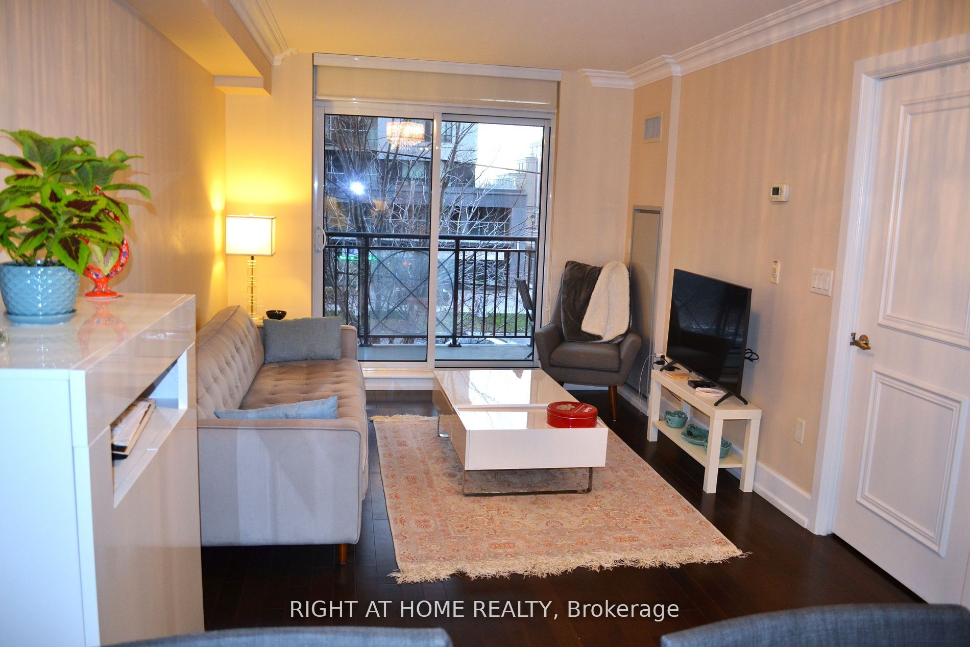 650 Sheppard Avenue E, #221
