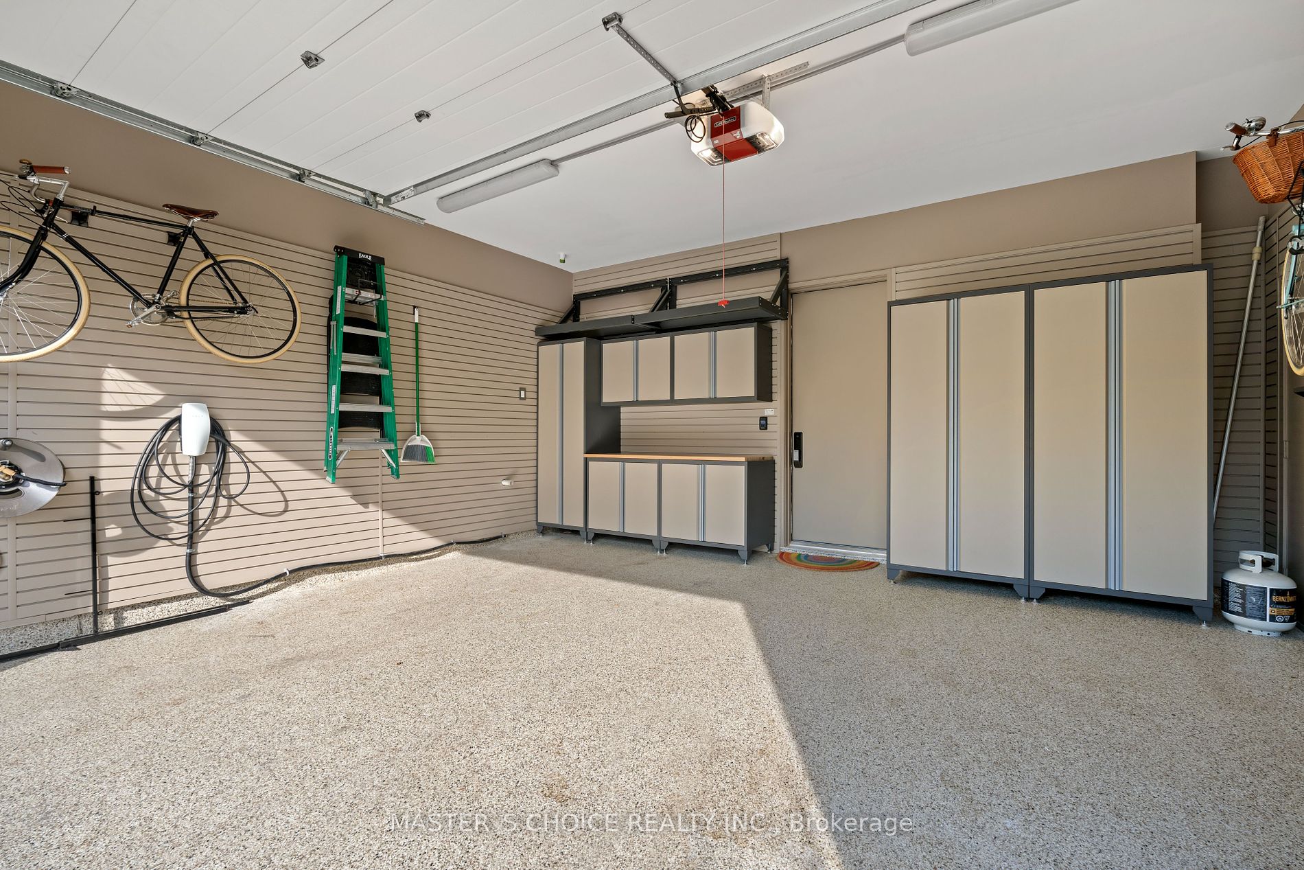 15 Fairmeadow Avenue