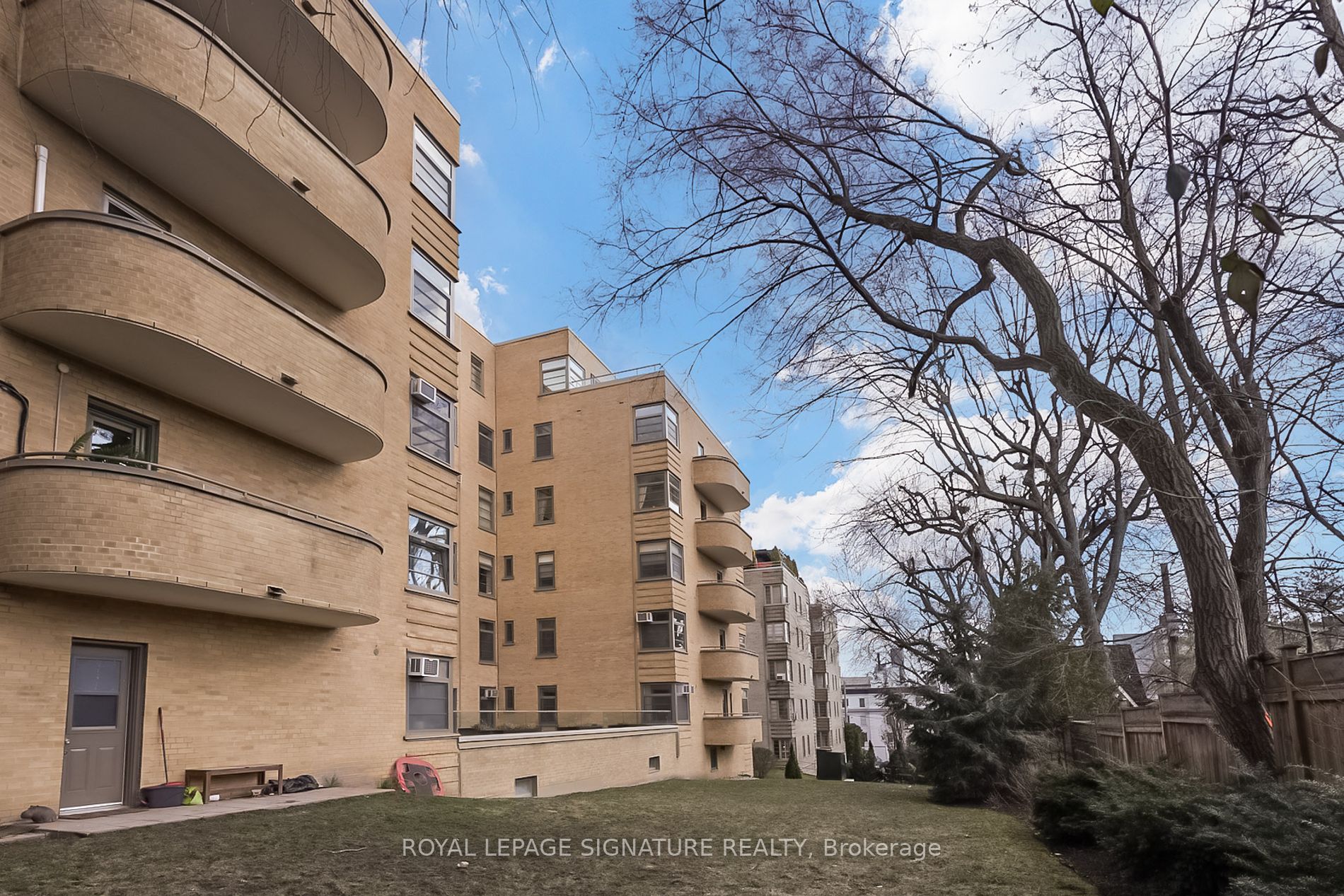 717 Eglinton Avenue W #103