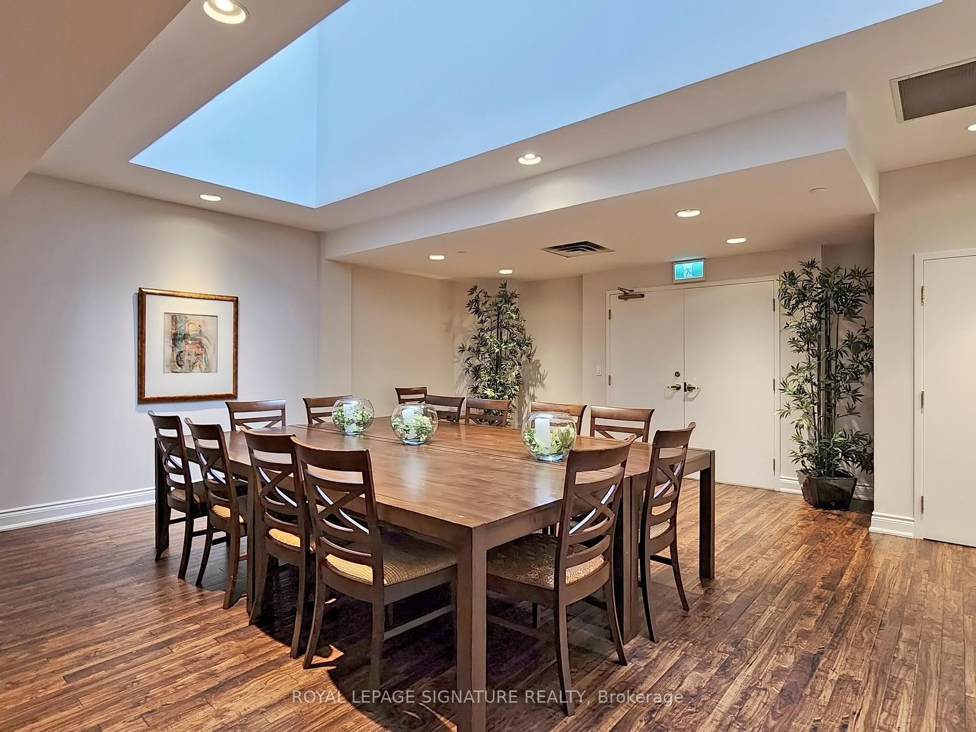 980 Yonge Street, #209