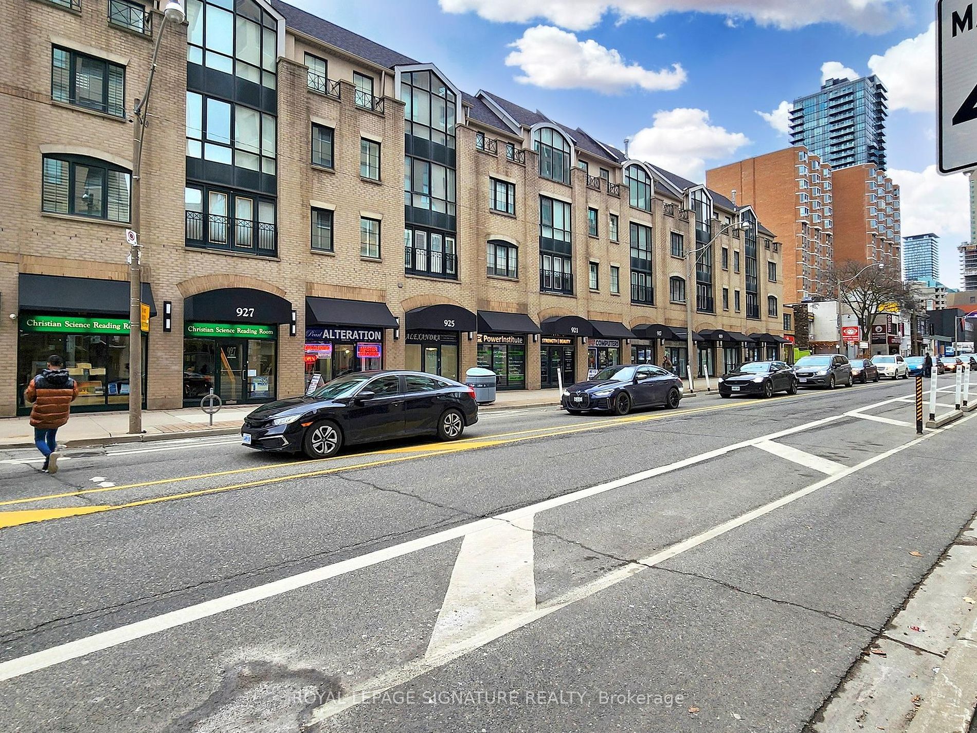 980 Yonge Street, #209