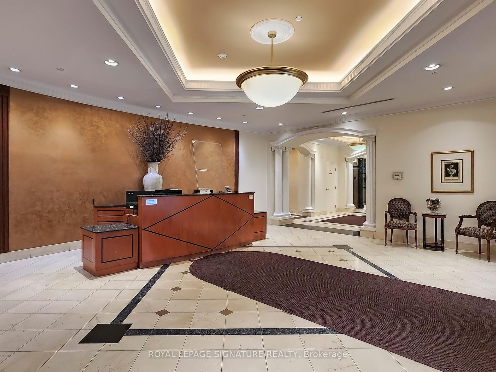 980 Yonge Street, #209