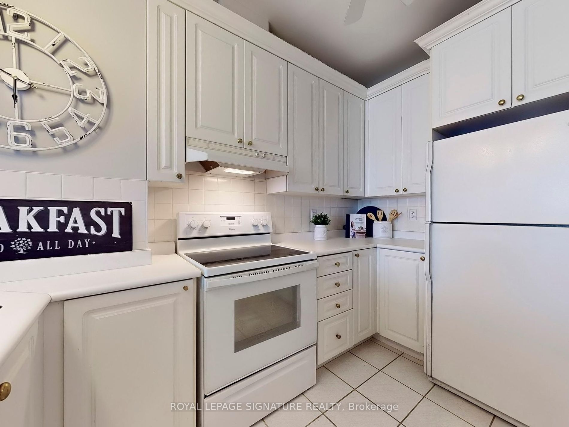 980 Yonge Street, #209