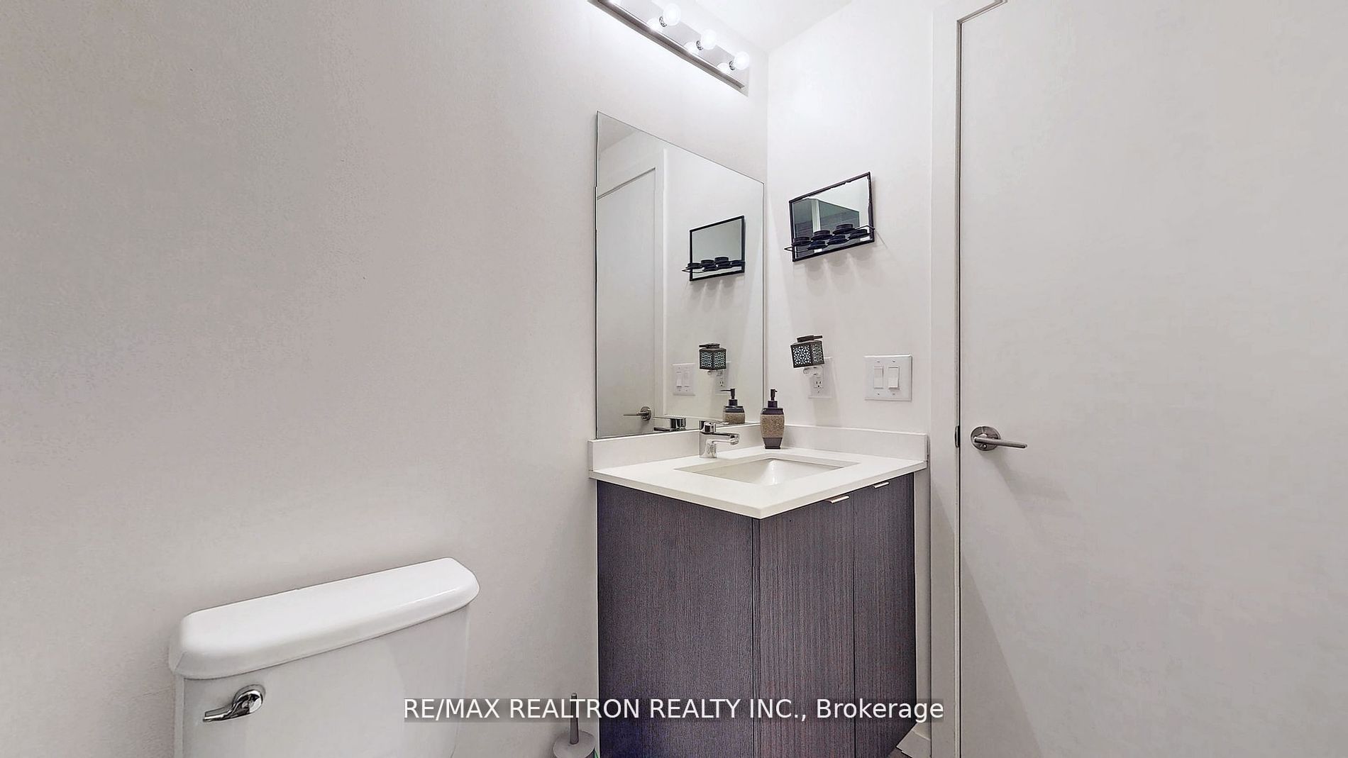 3237 Bayview Avenue, #803