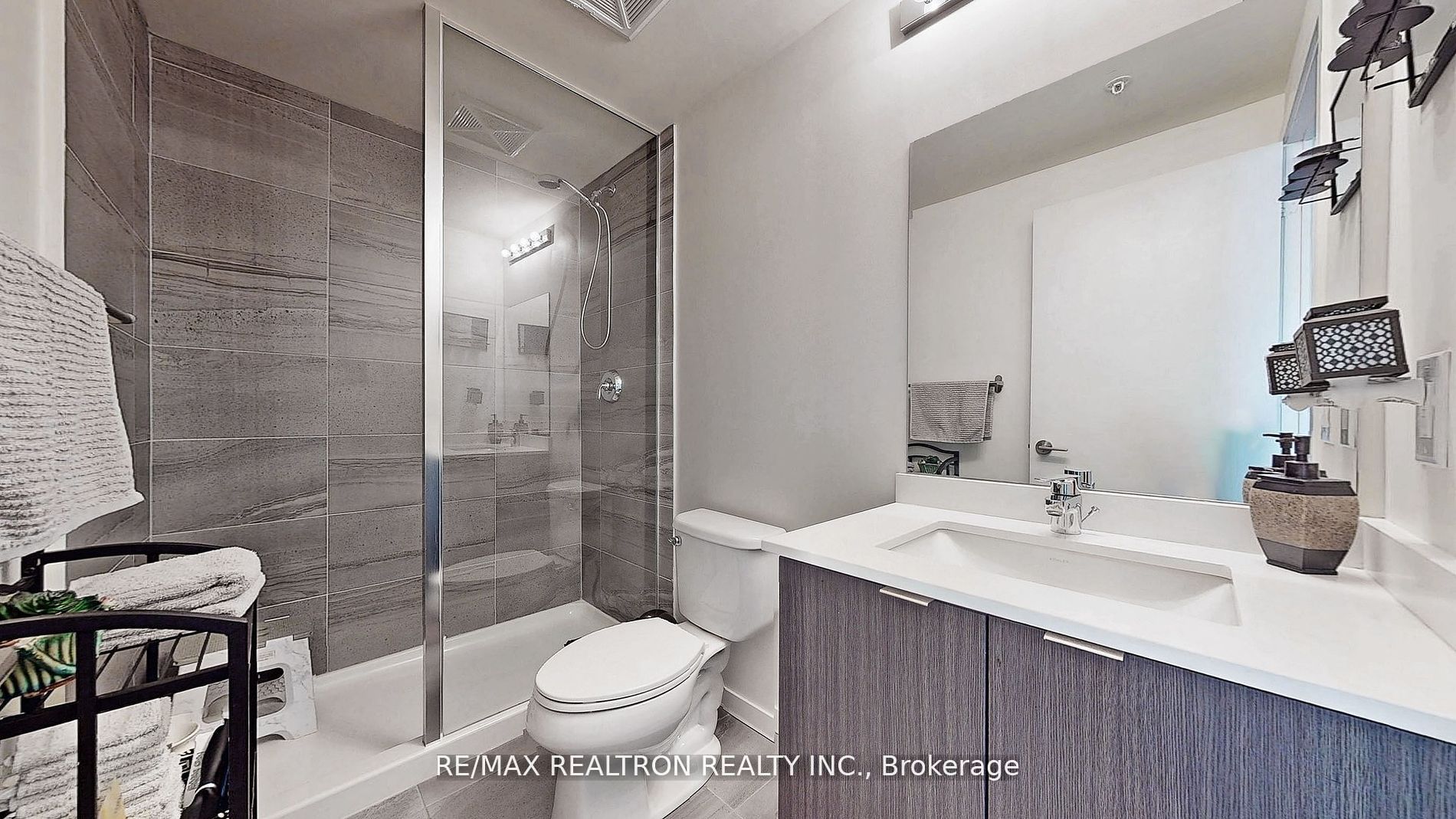 3237 Bayview Avenue, #803