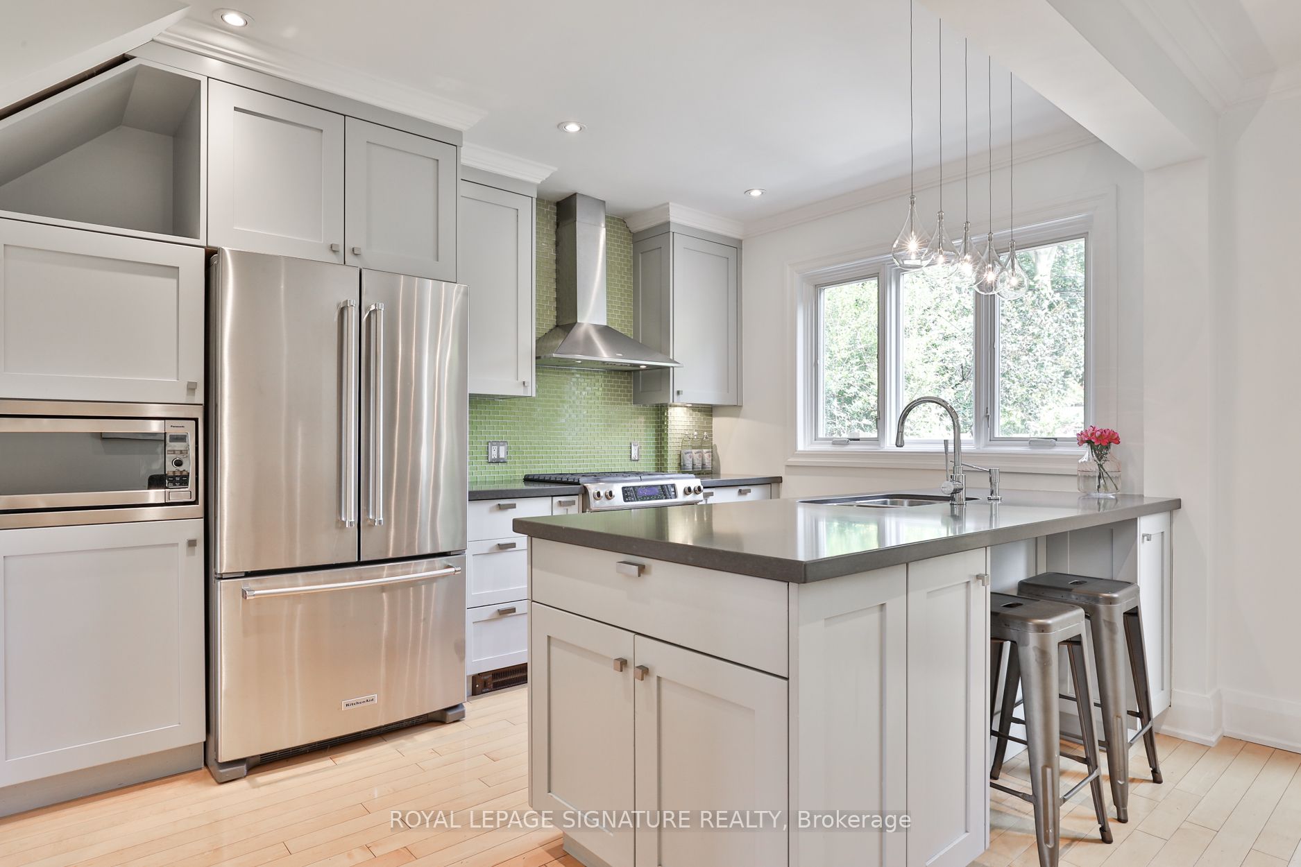 35 Thurston Road