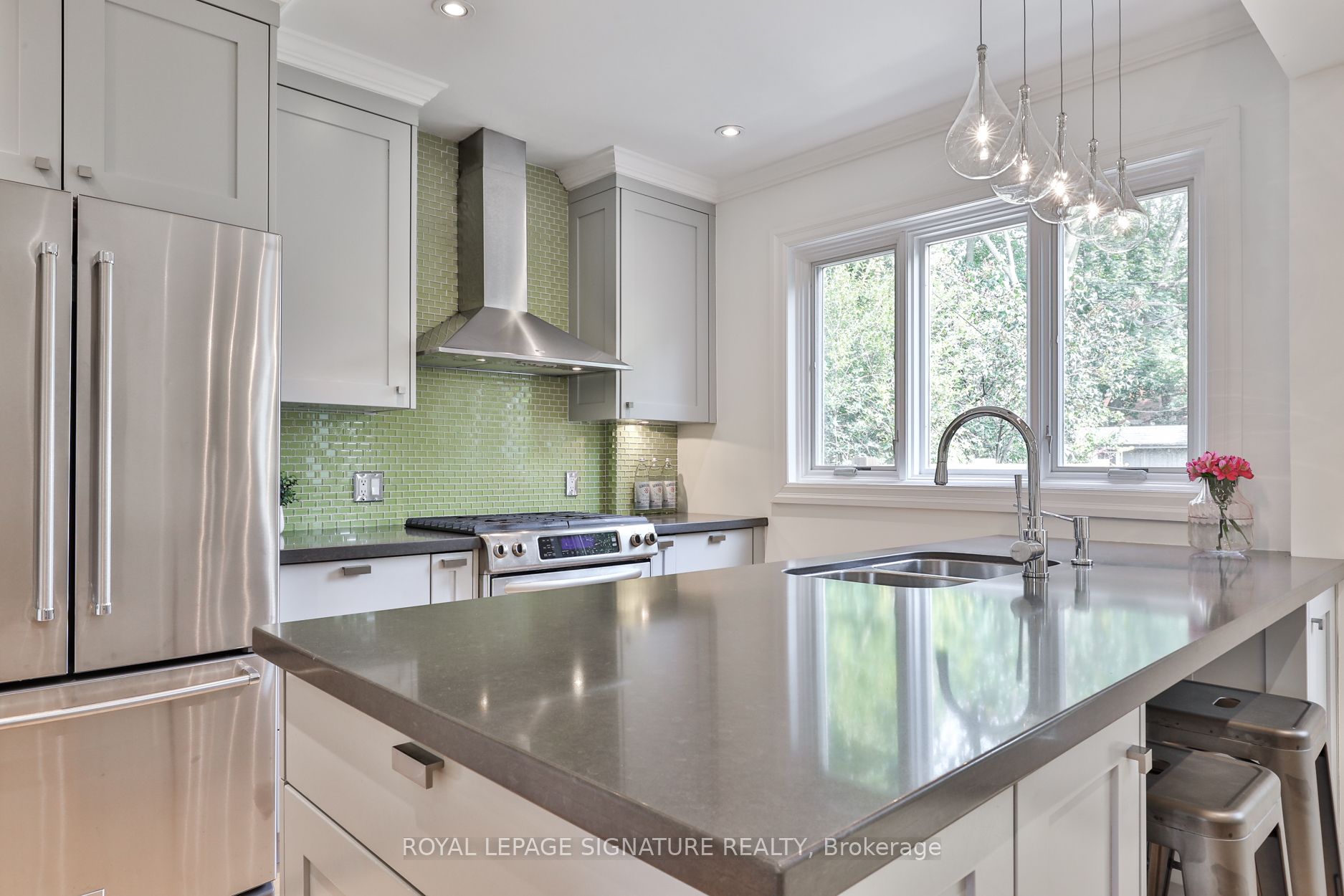 35 Thurston Road