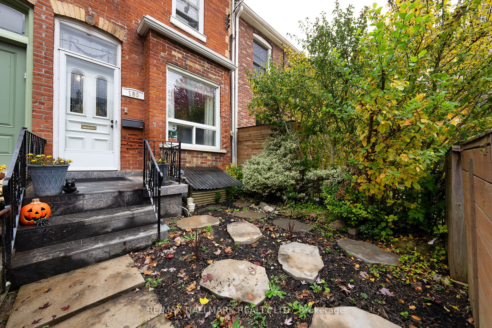 180 Lippincott Street