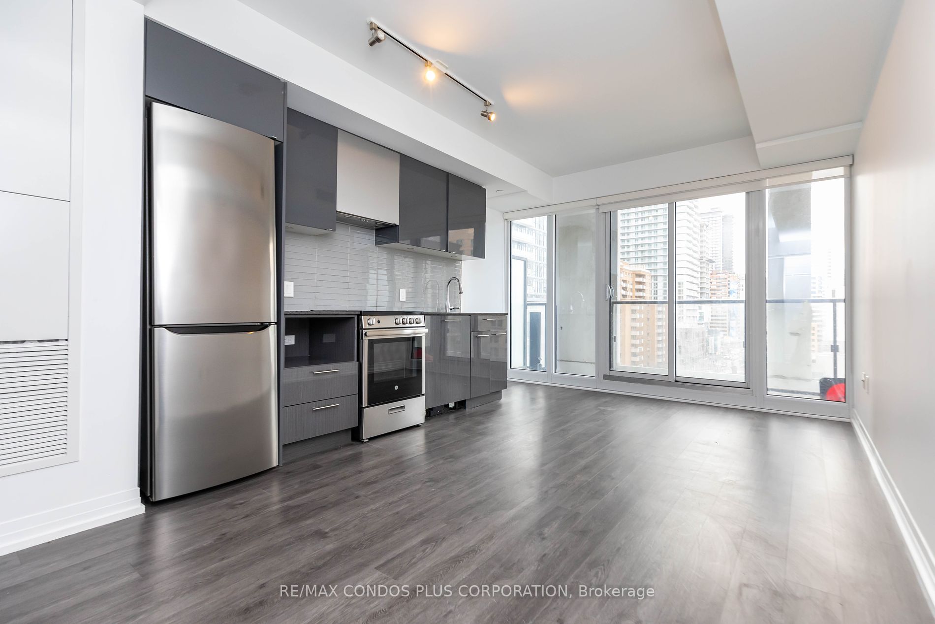 251 Jarvis St, #728