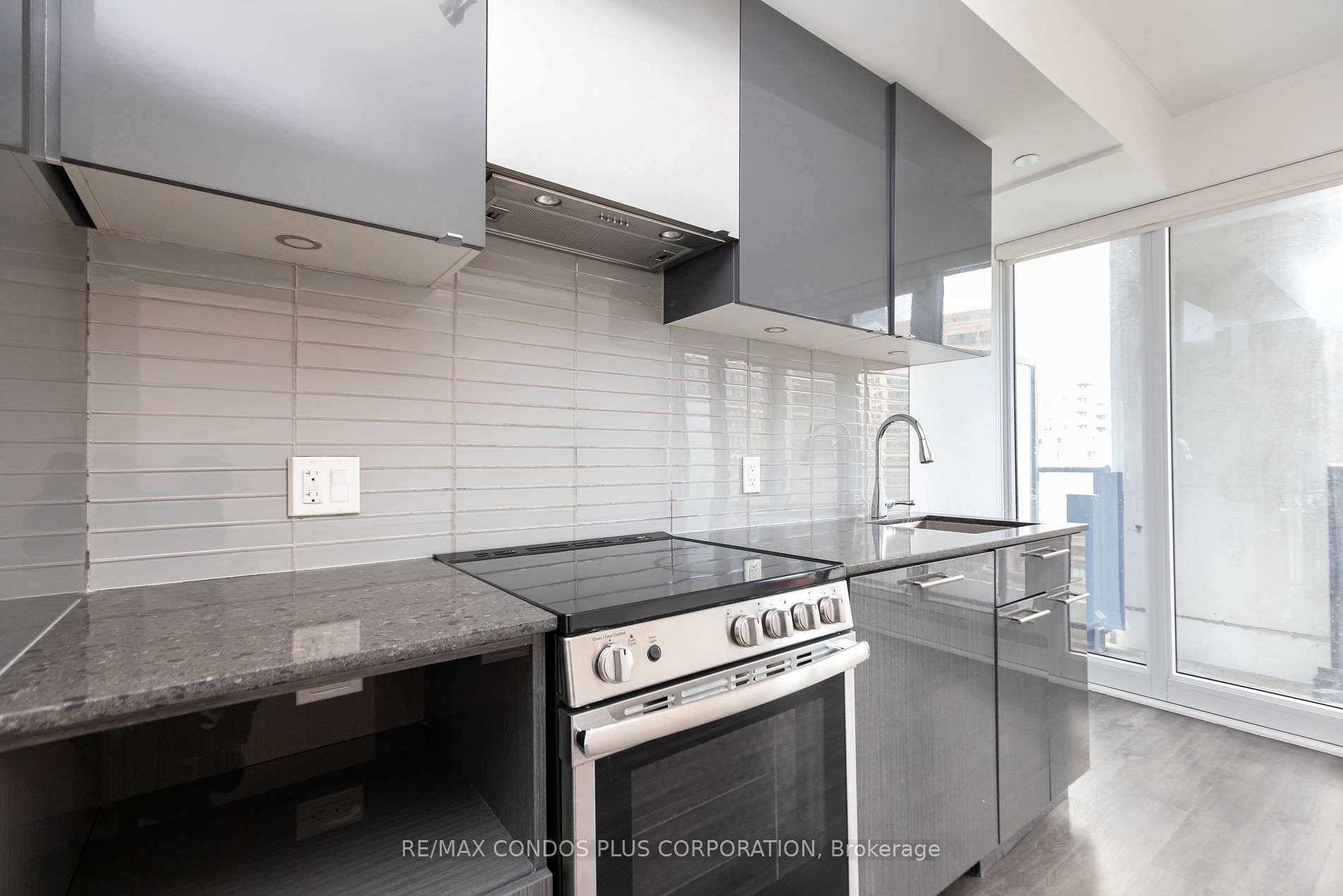251 Jarvis St, #728