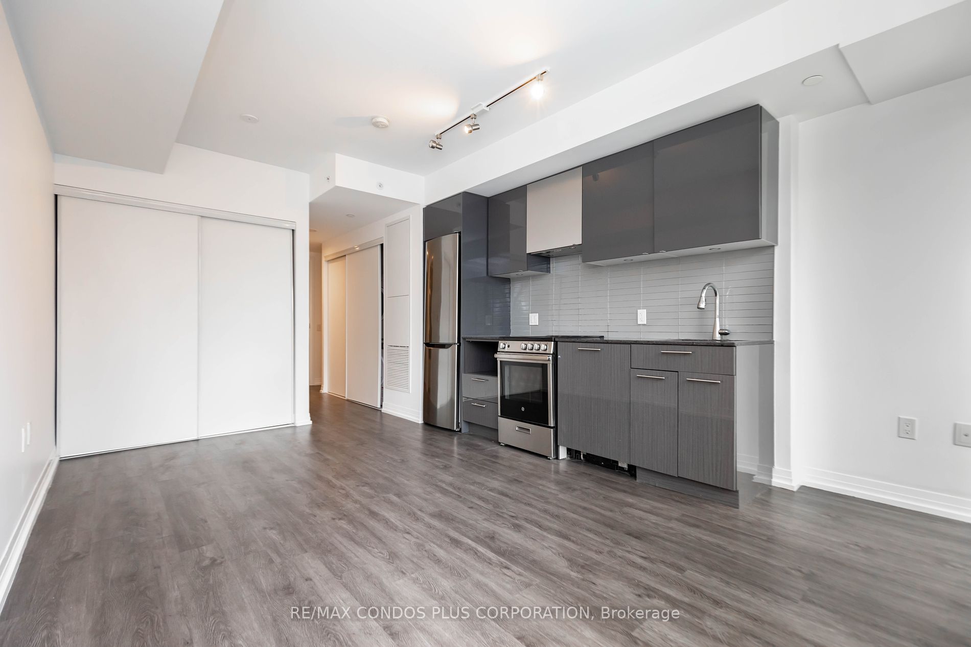 251 Jarvis St, #728
