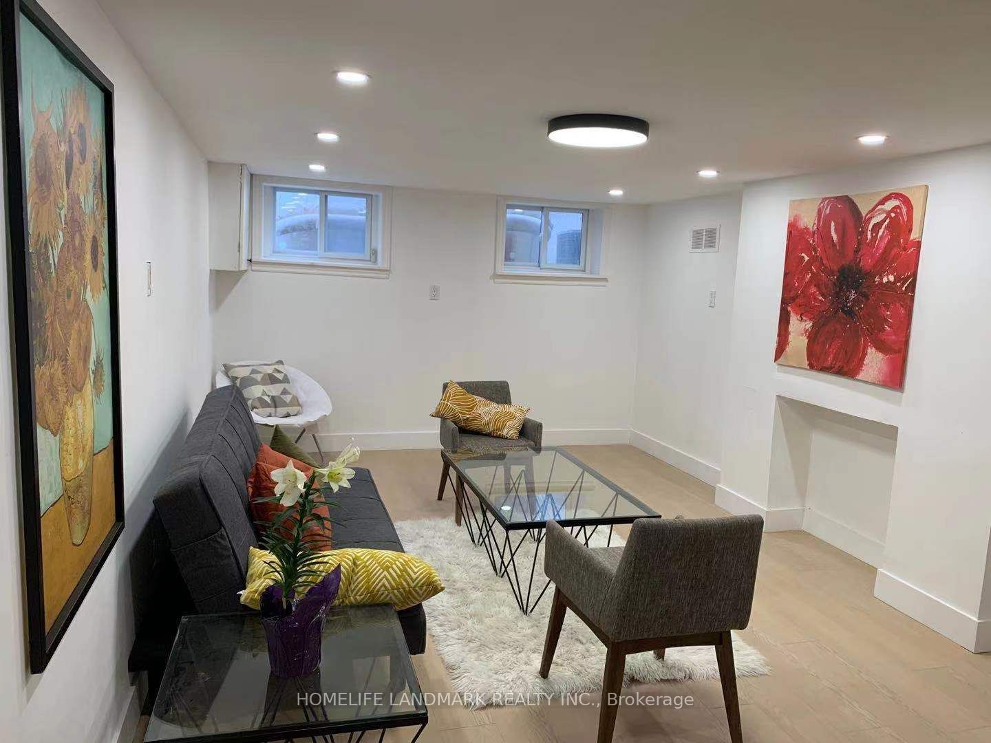 362 Lawrence Avenue W