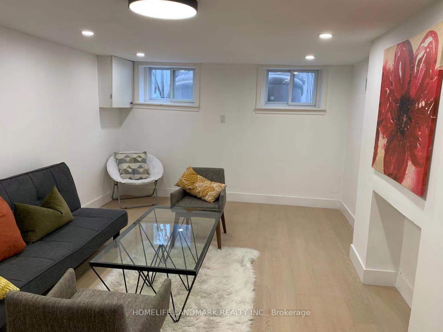 362 Lawrence Avenue W