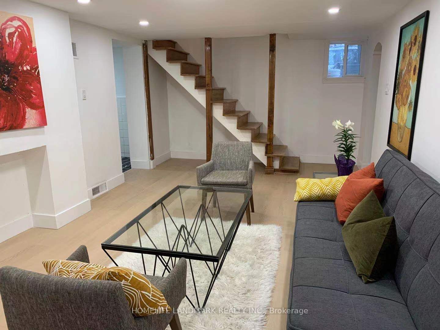 362 Lawrence Avenue W