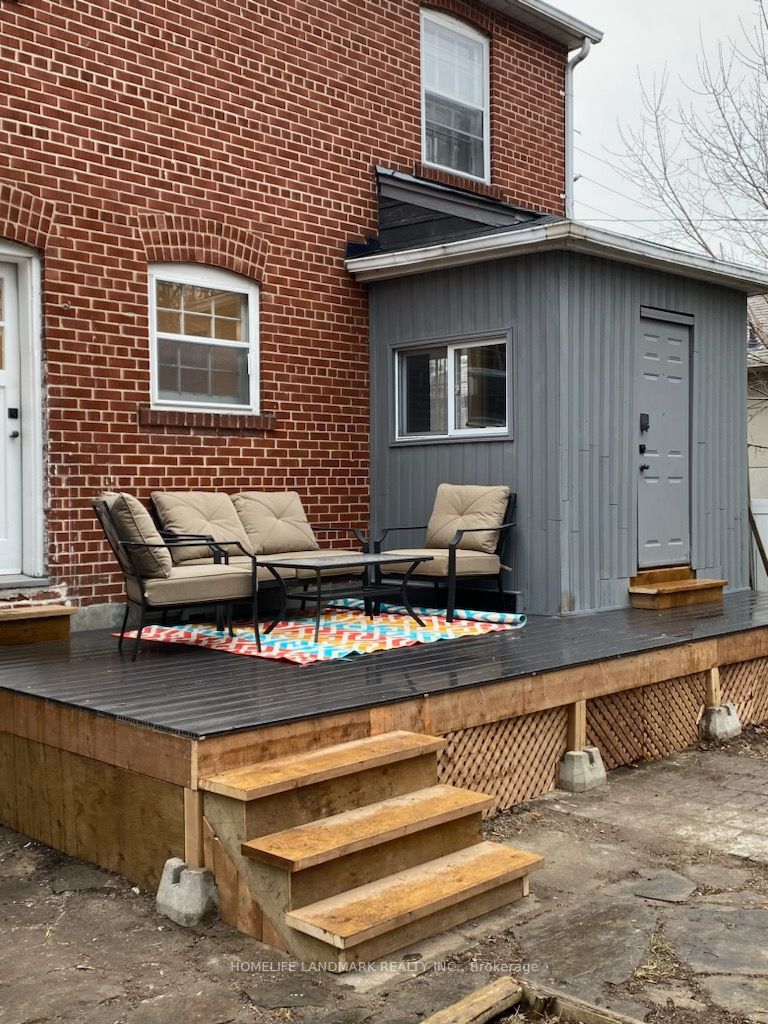 362 Lawrence Avenue W