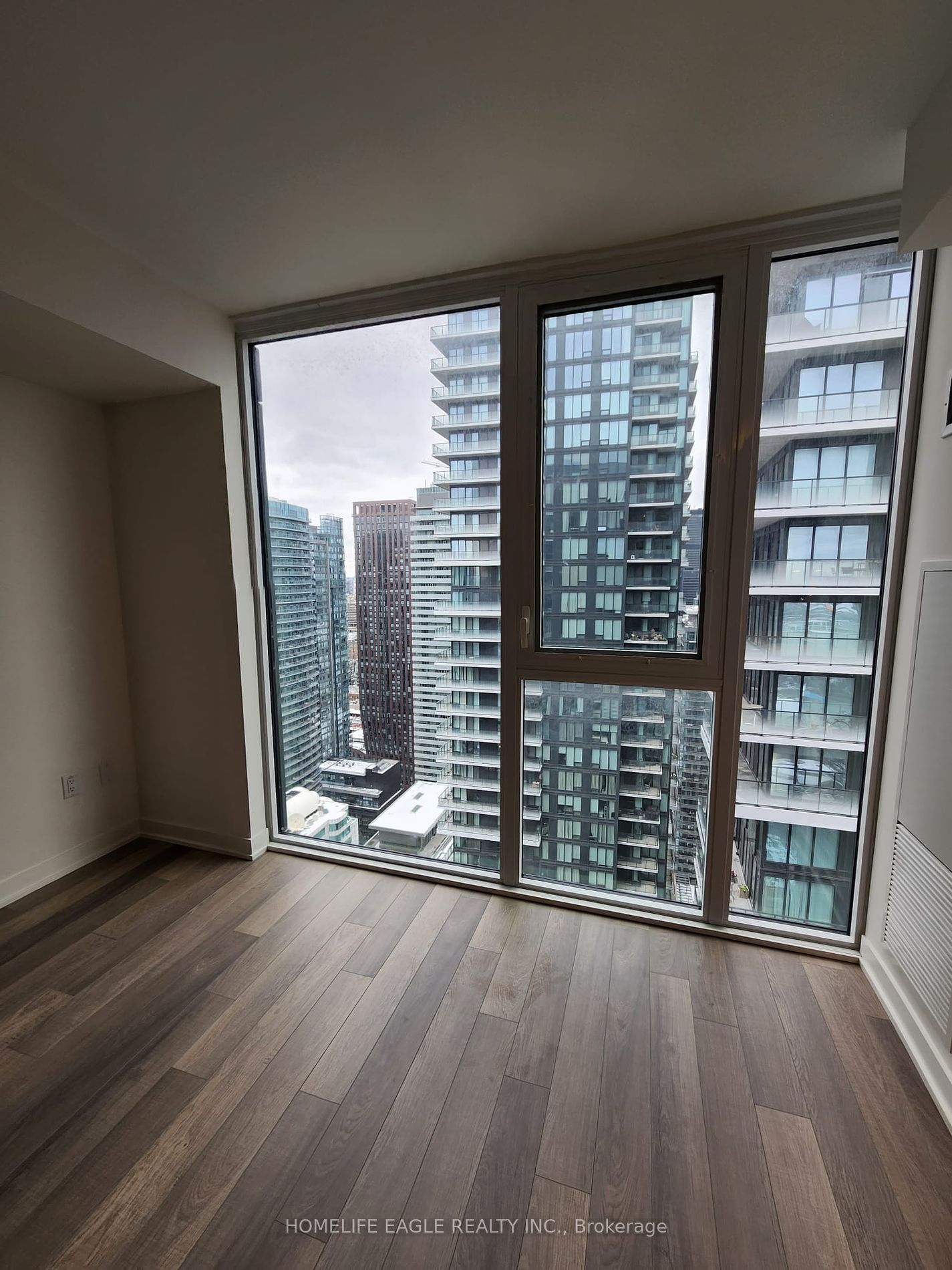 357 King Street W, #3707