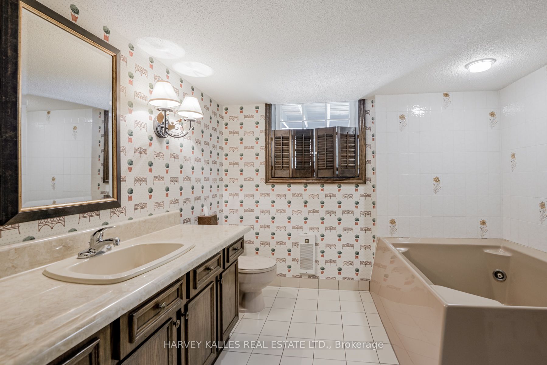 16 Bobwhite Crescent