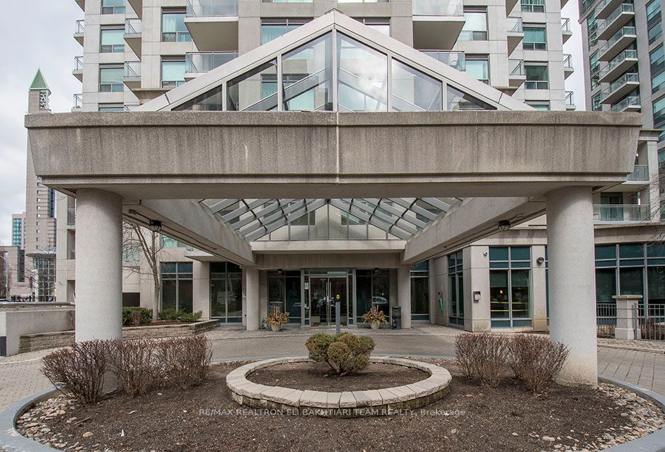 21 Hillcrest Ave, #404
