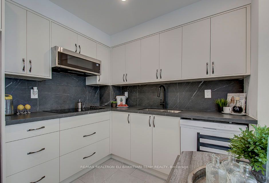 21 Hillcrest Ave, #404