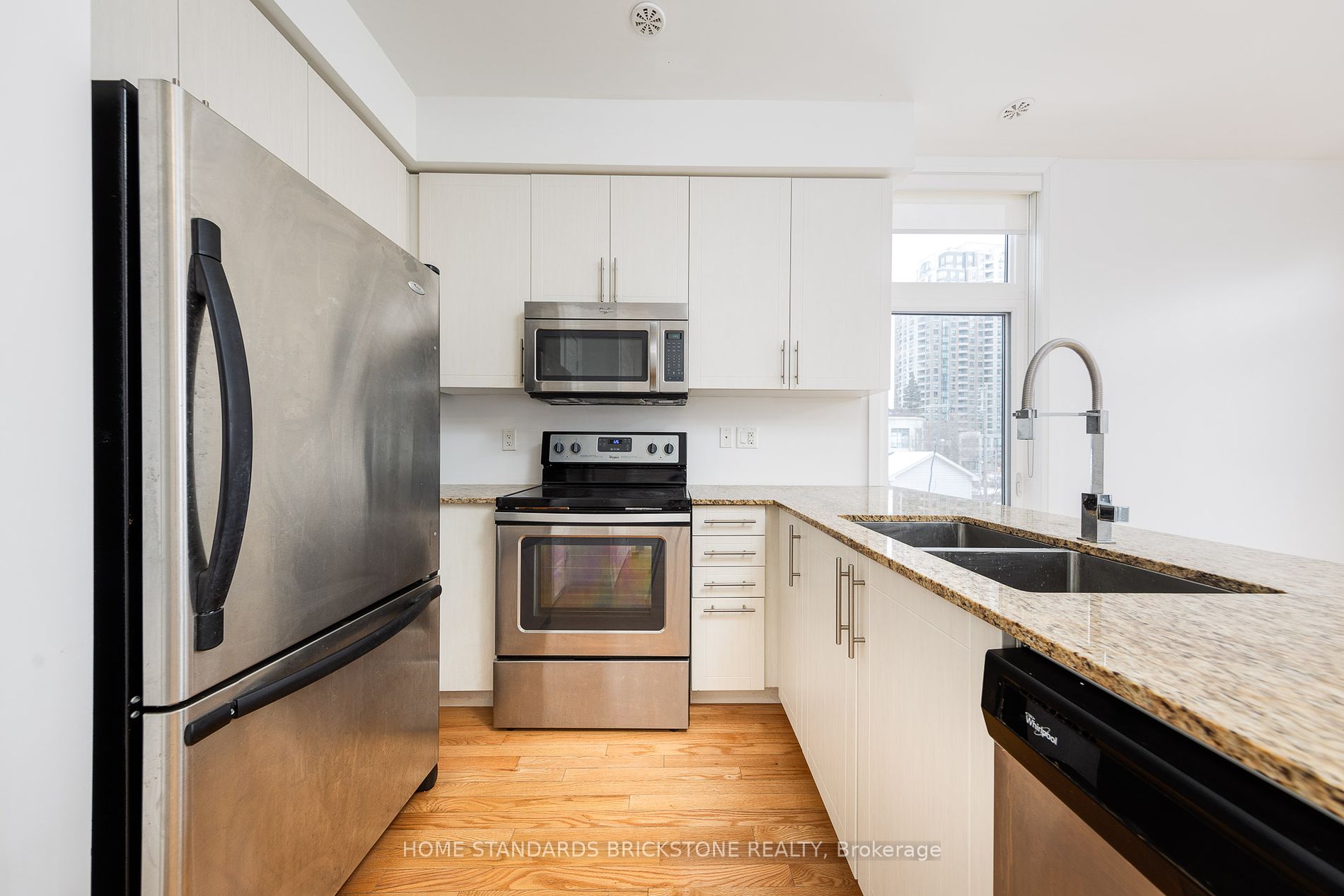 11 Eldora Avenue, #10