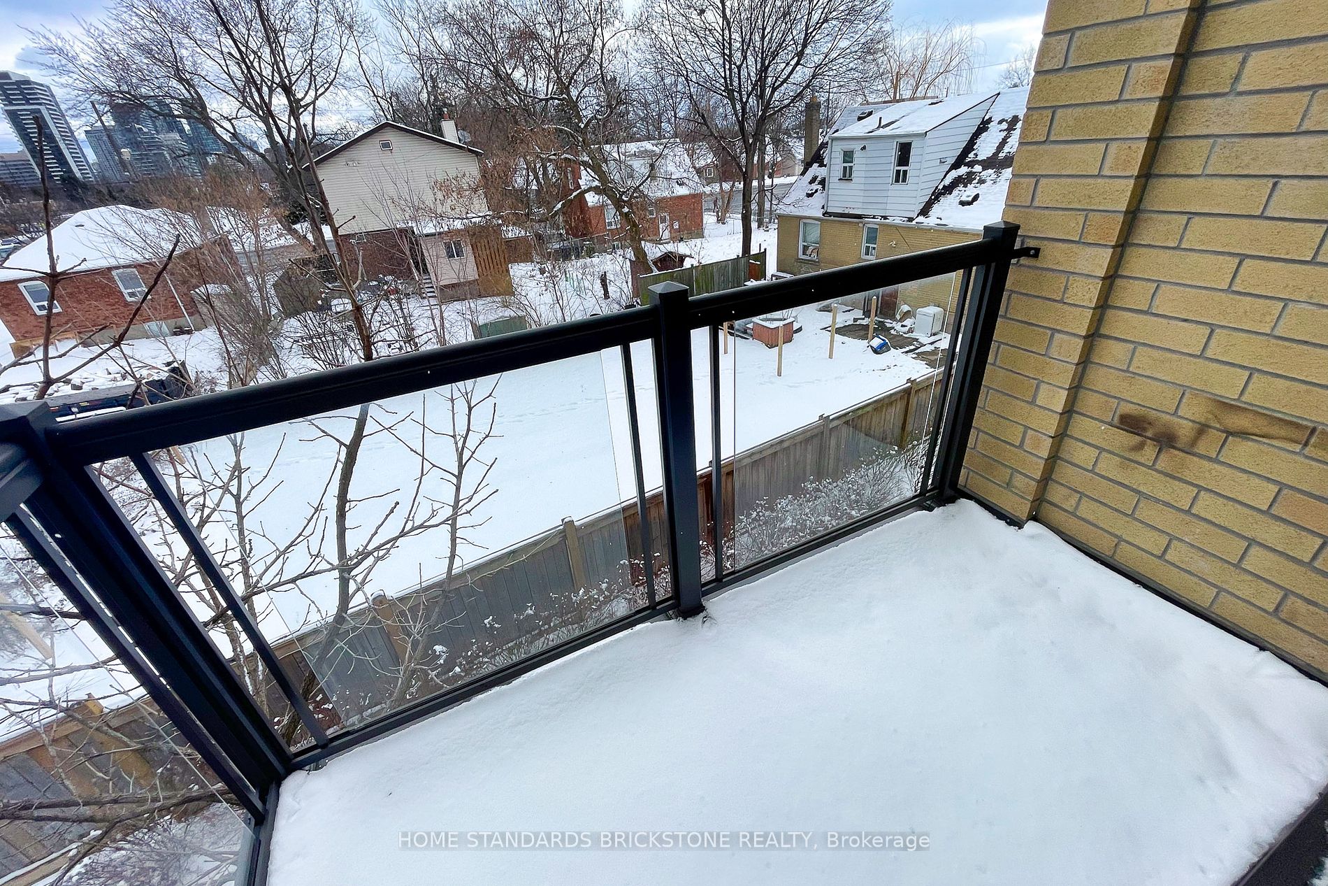 11 Eldora Avenue, #10