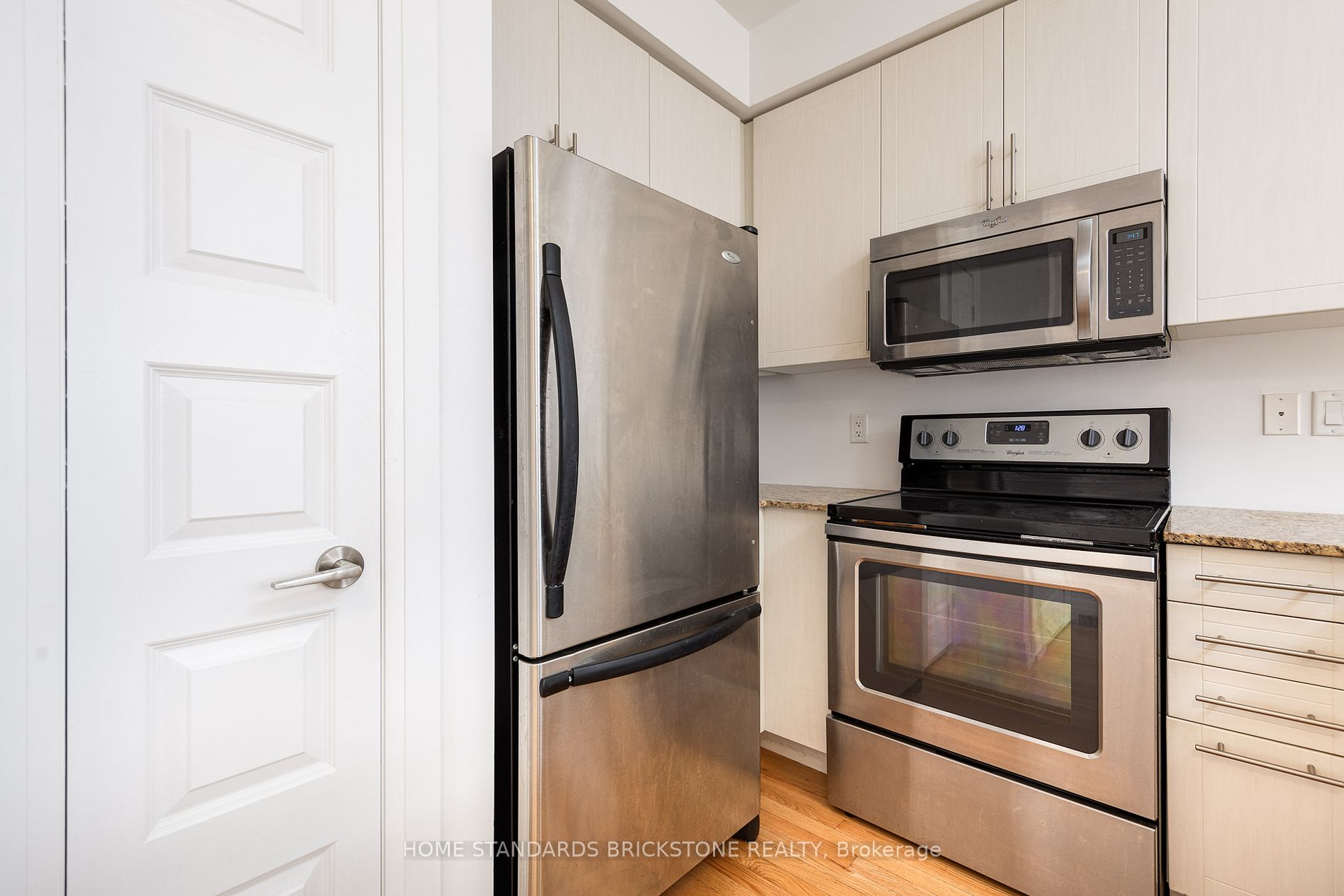 11 Eldora Avenue, #10