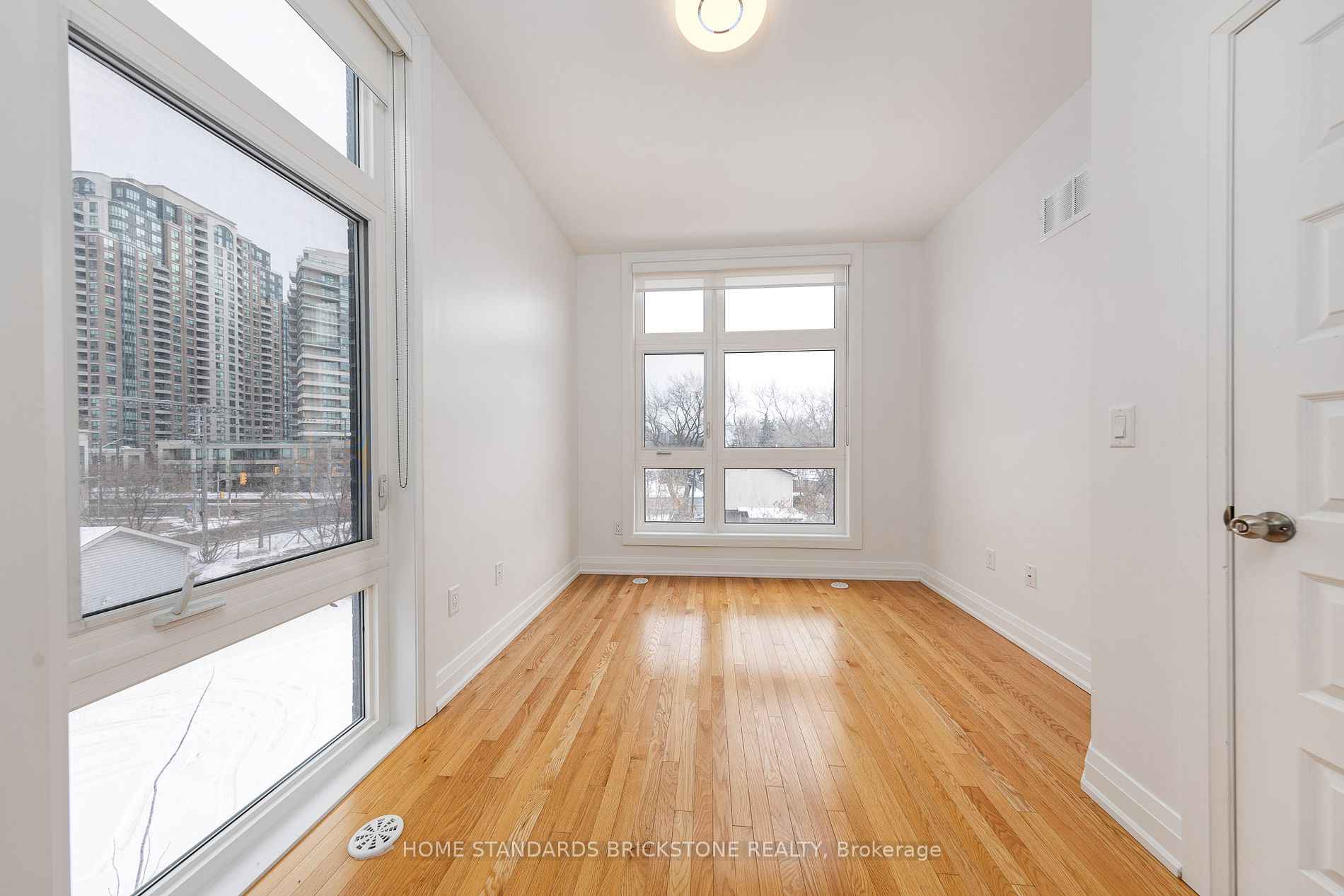 11 Eldora Avenue, #10