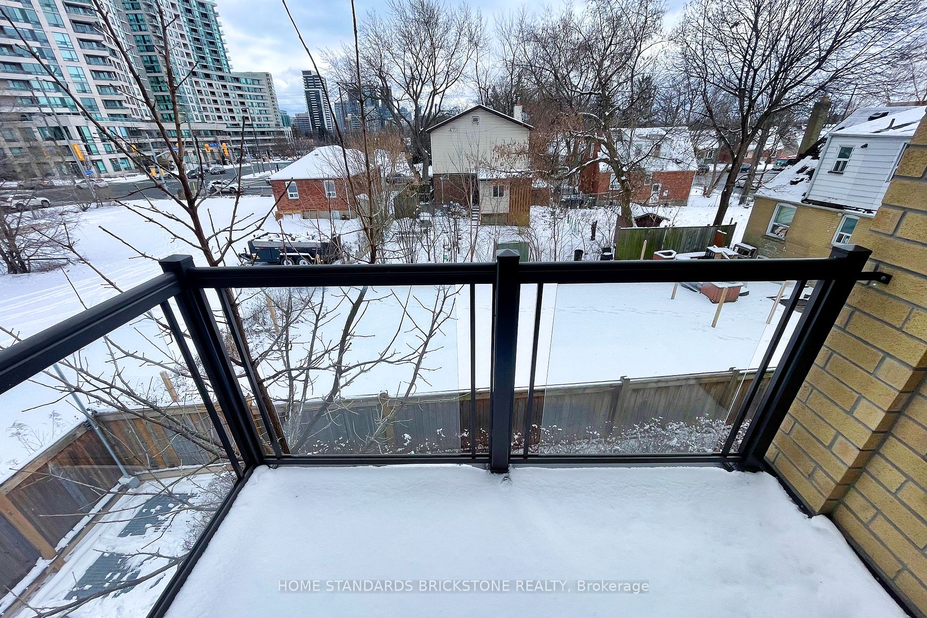 11 Eldora Avenue, #10
