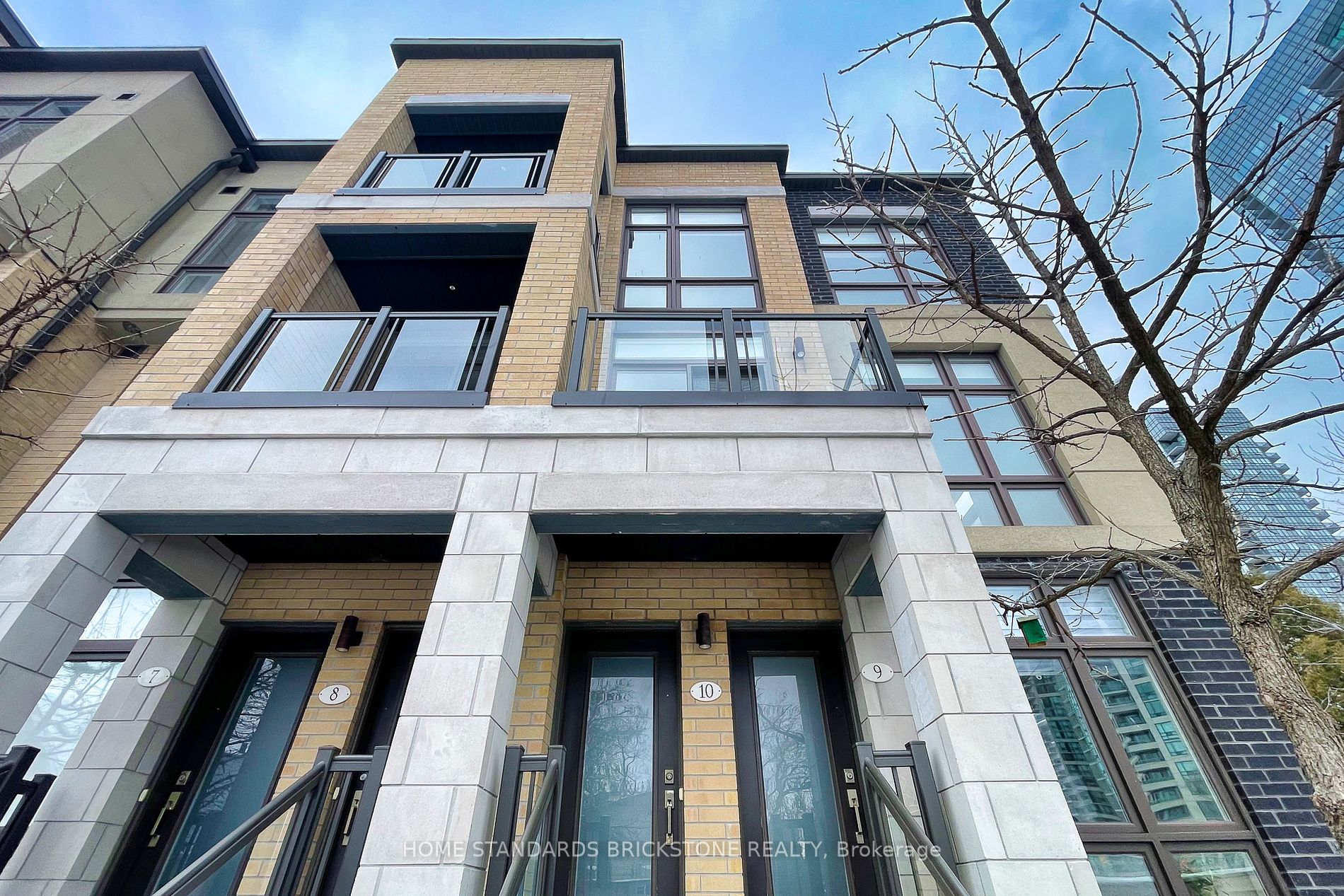 11 Eldora Avenue, #10