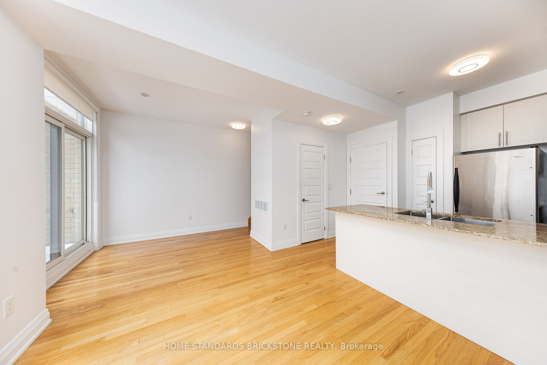 11 Eldora Avenue, #10