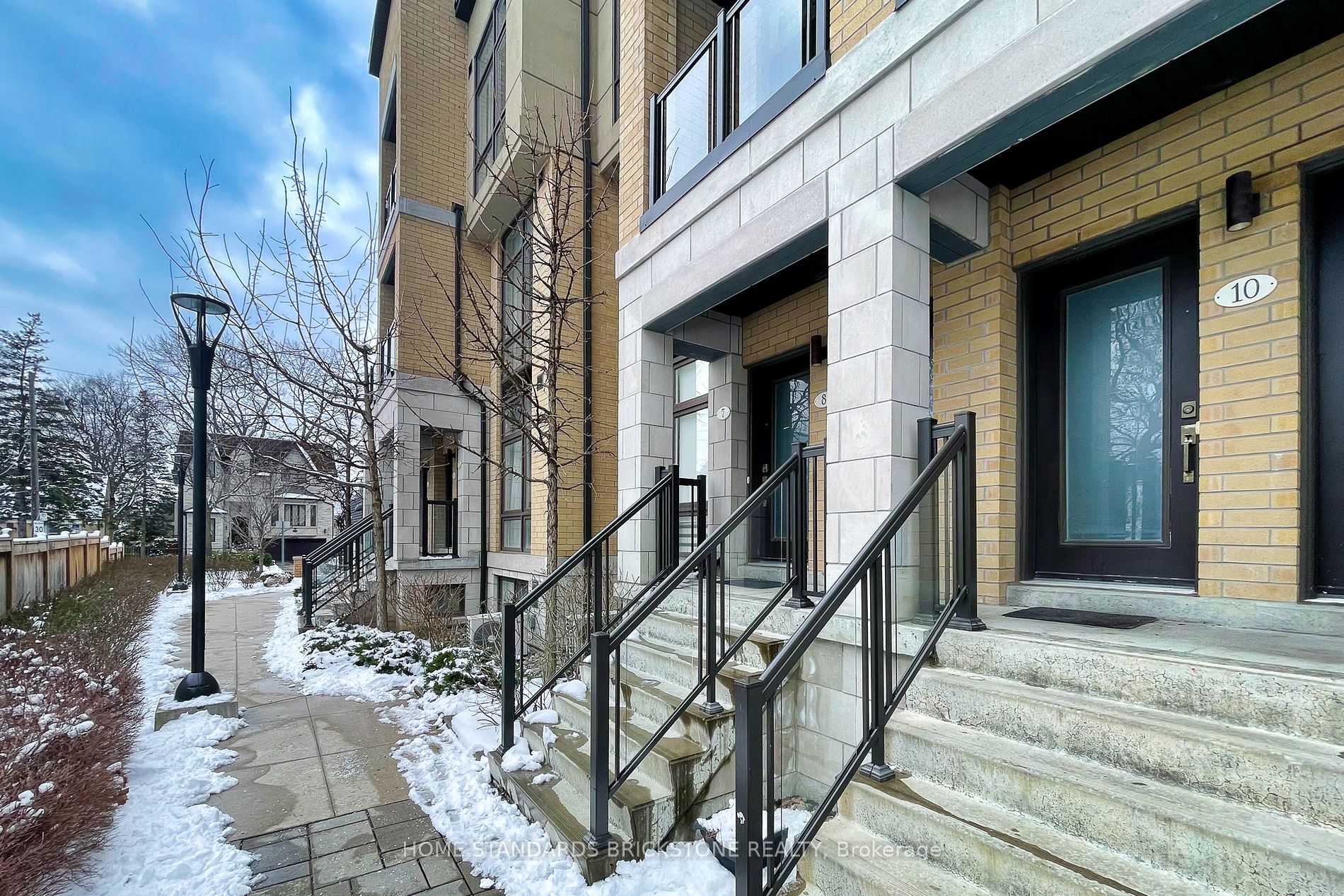 11 Eldora Avenue, #10