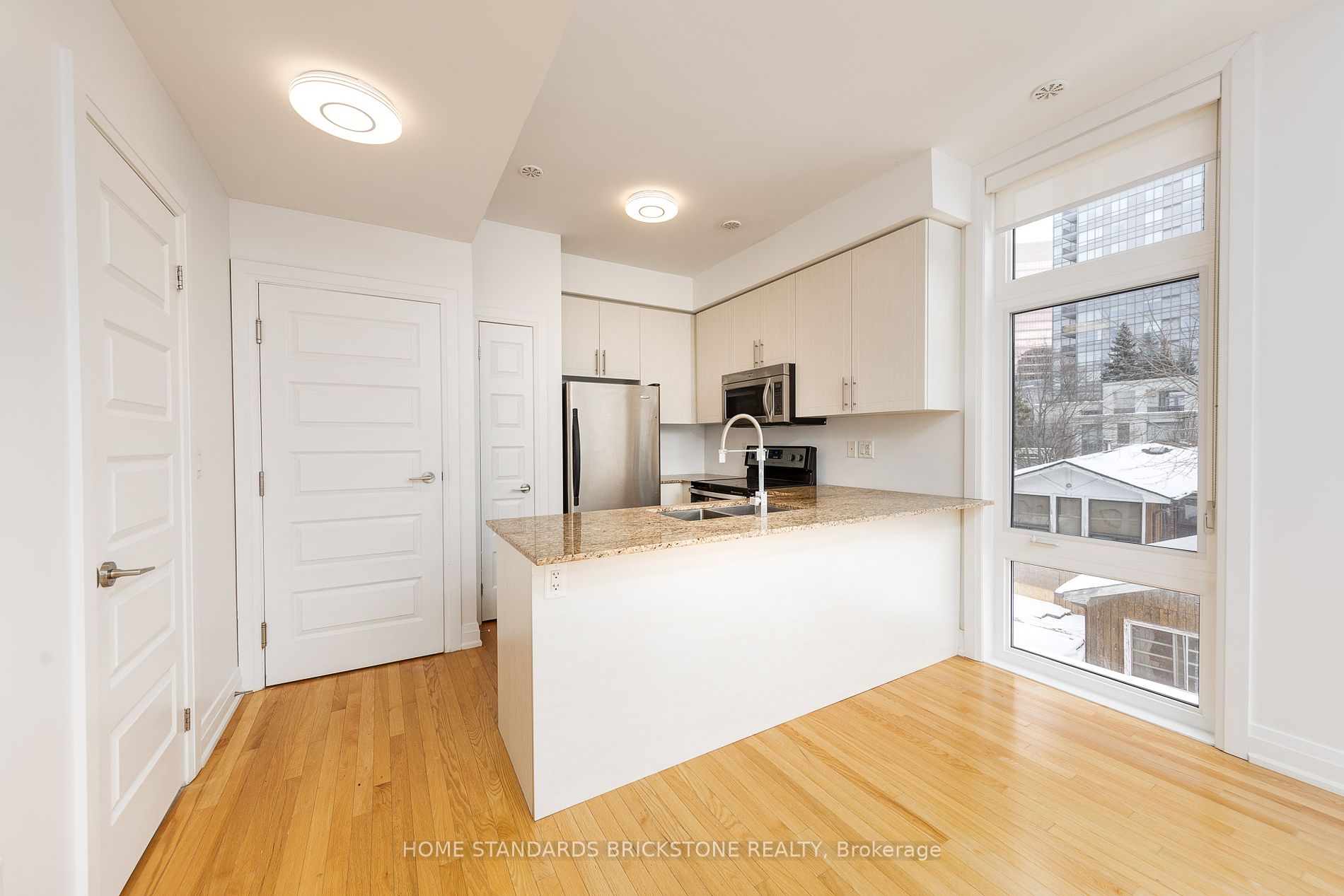 11 Eldora Avenue, #10