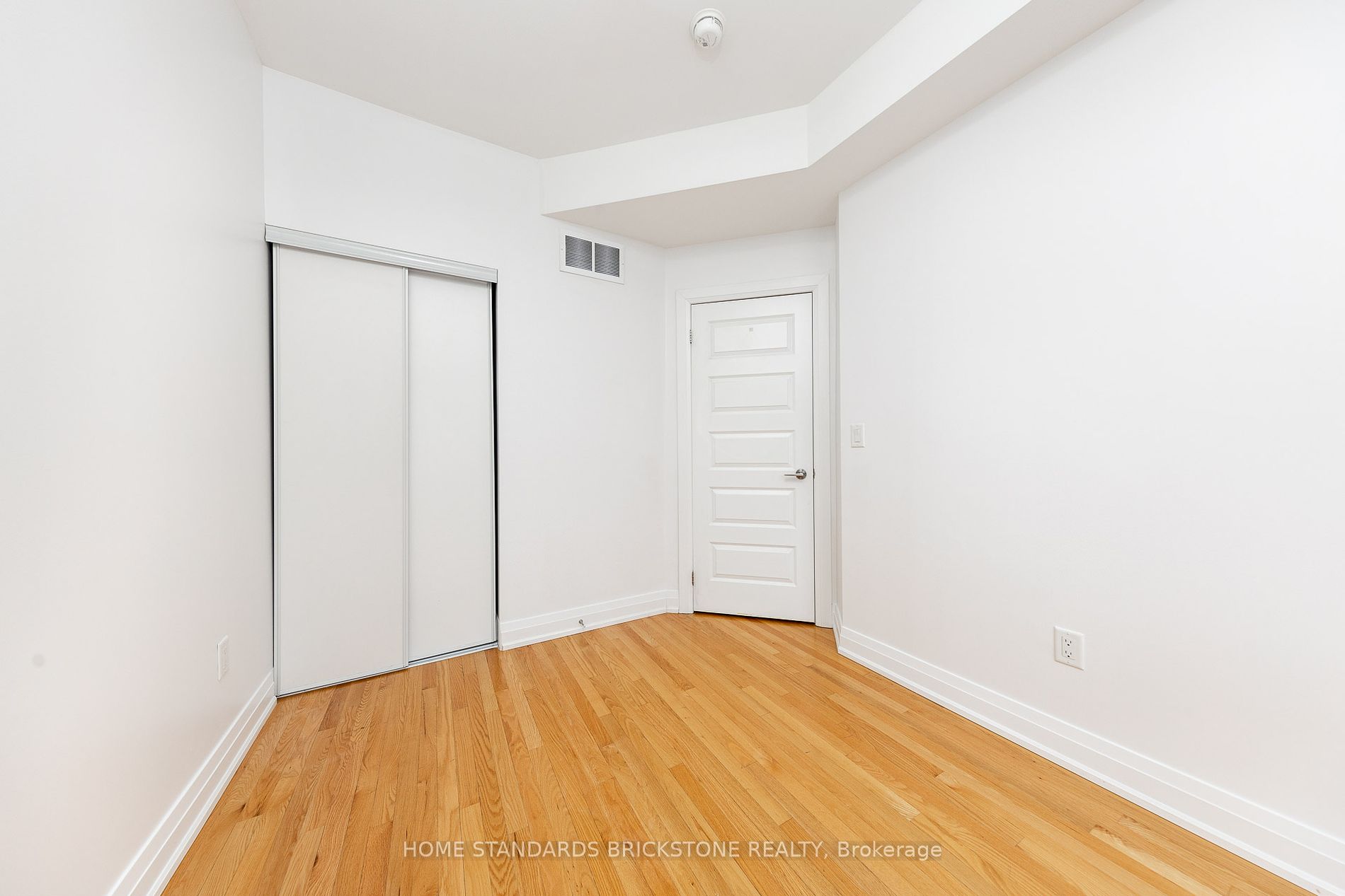 11 Eldora Avenue, #10
