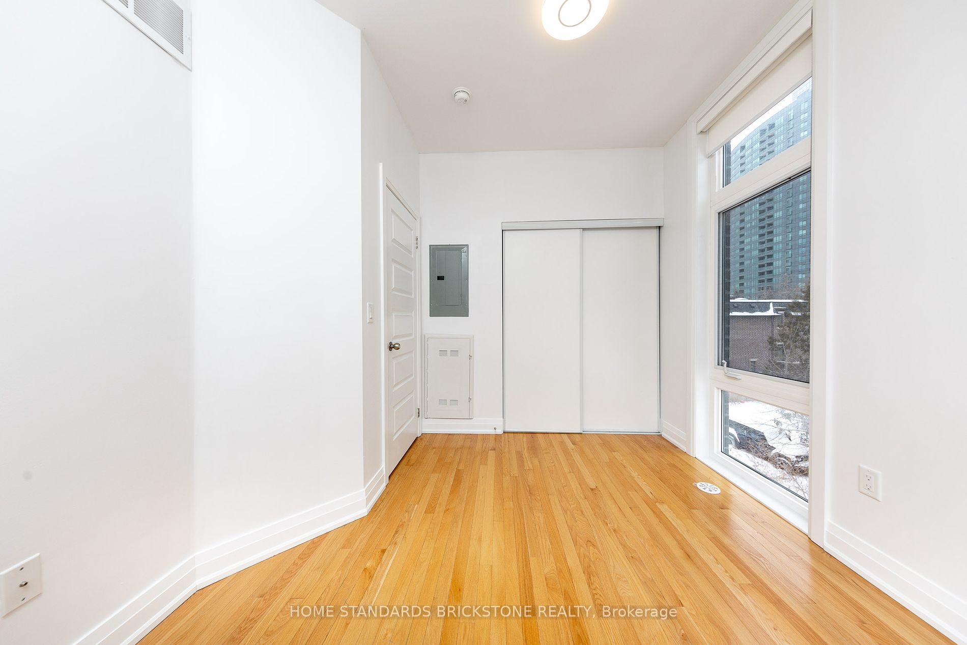 11 Eldora Avenue, #10