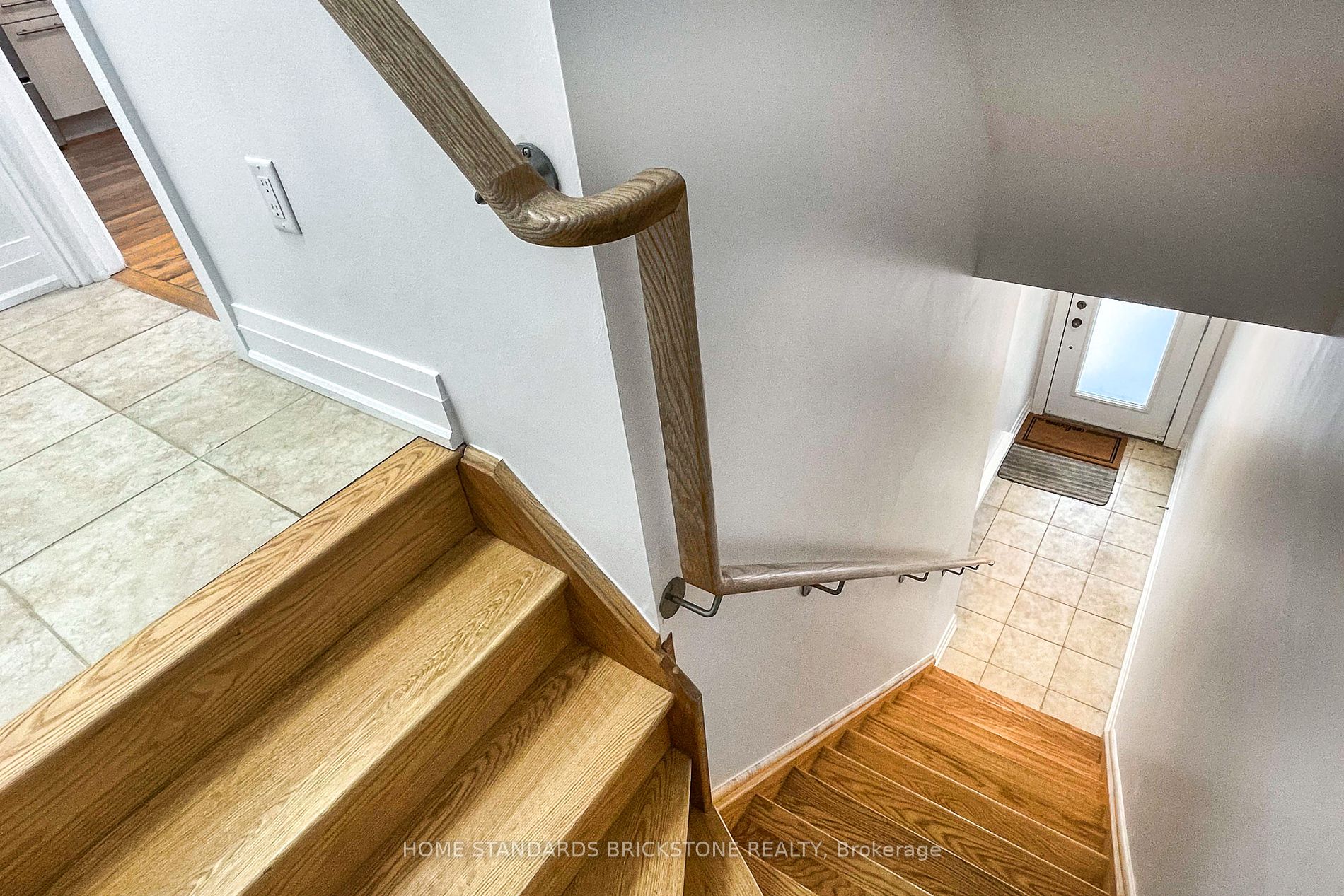 11 Eldora Avenue, #10