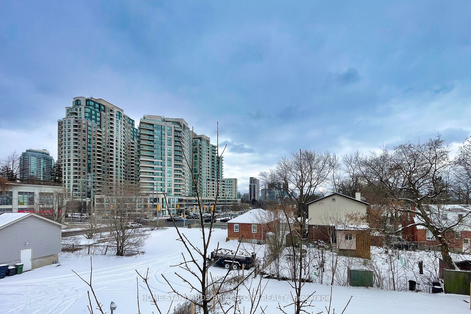 11 Eldora Avenue, #10