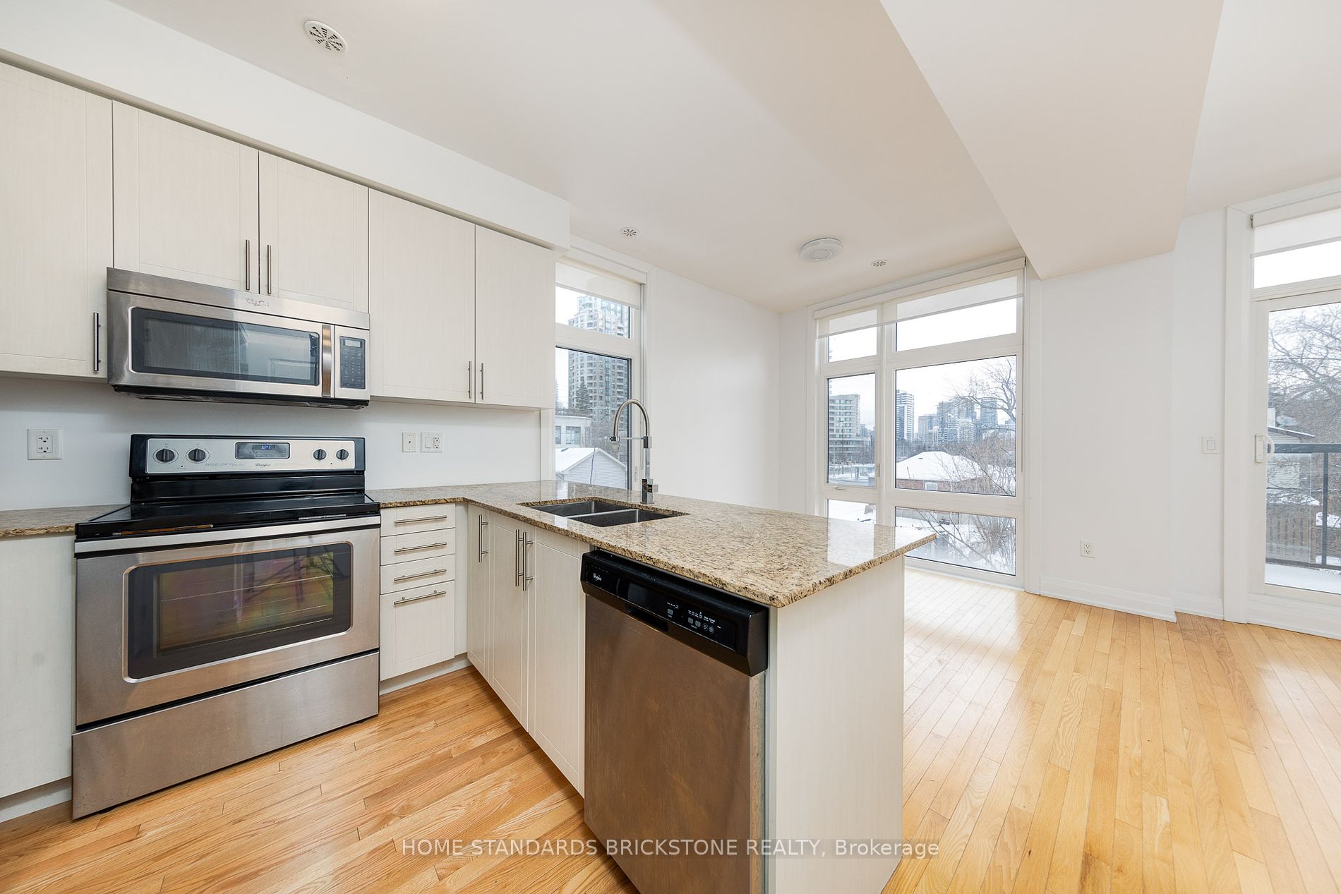 11 Eldora Avenue, #10