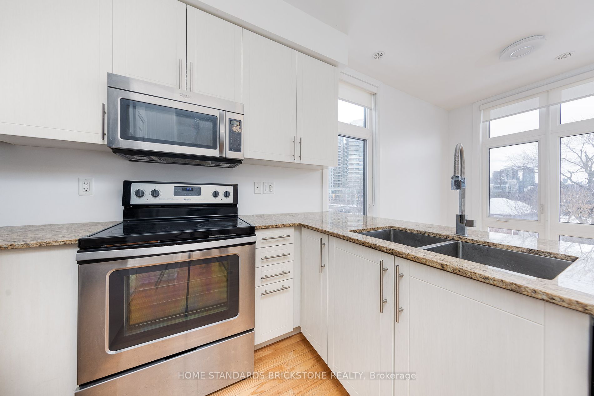 11 Eldora Avenue, #10