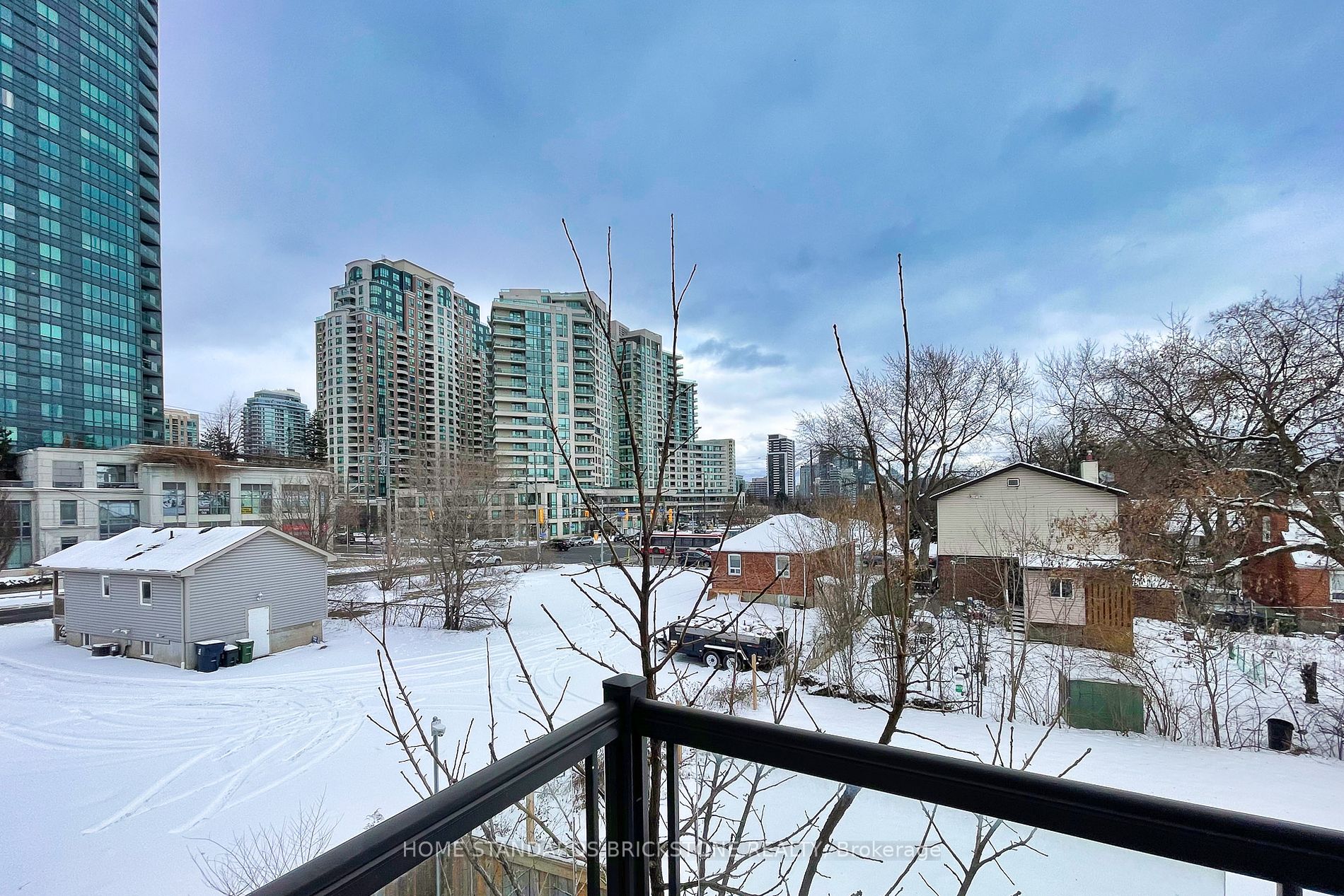 11 Eldora Avenue, #10