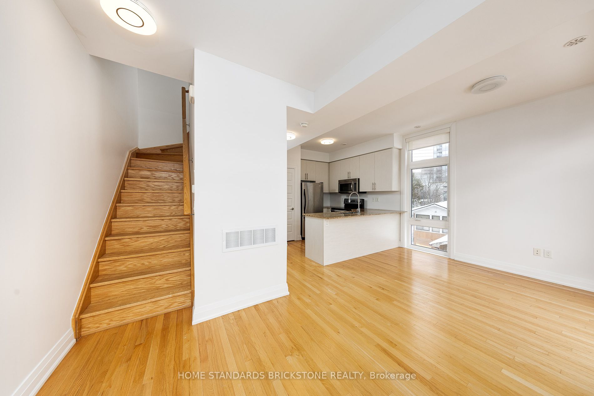 11 Eldora Avenue, #10