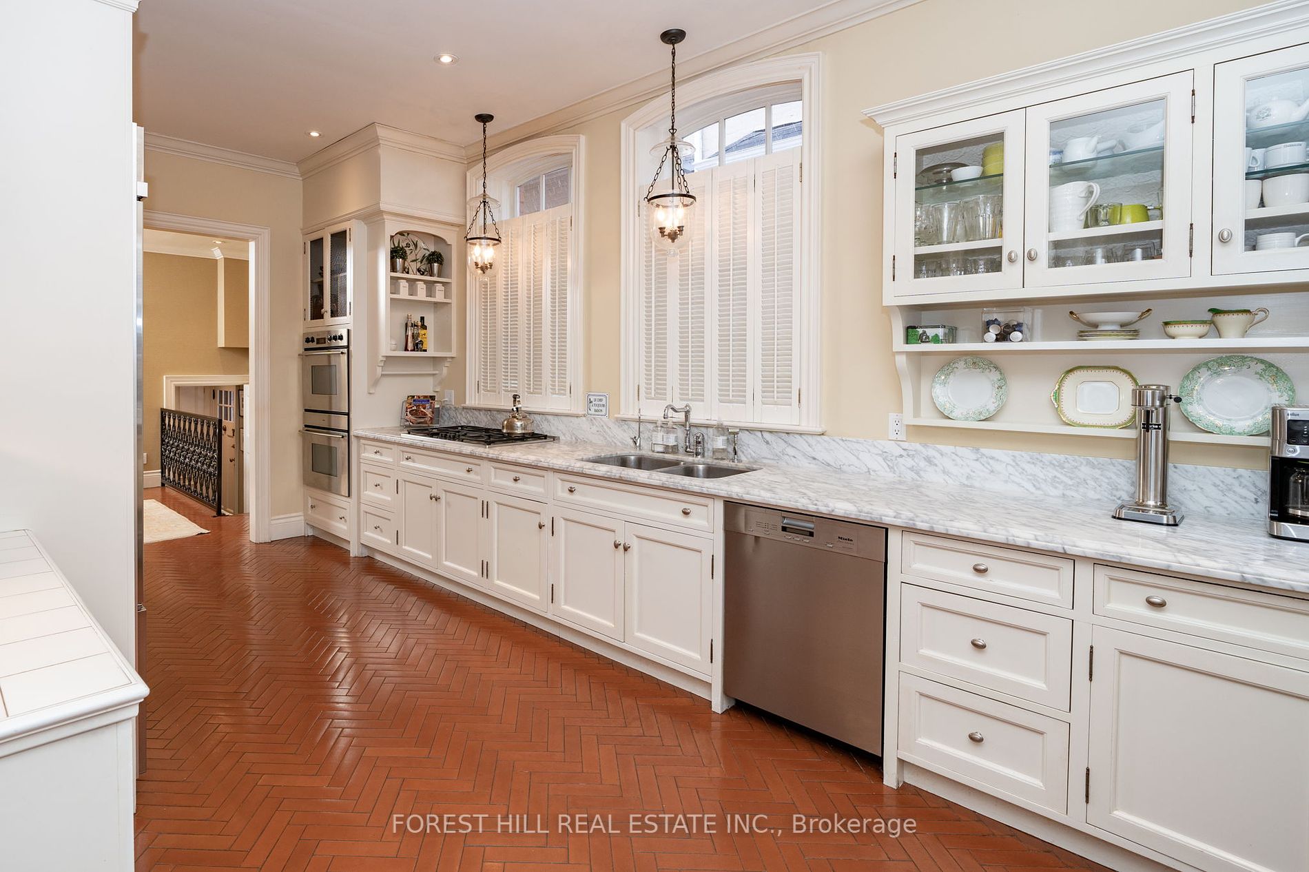 77 Forest Hill Rd